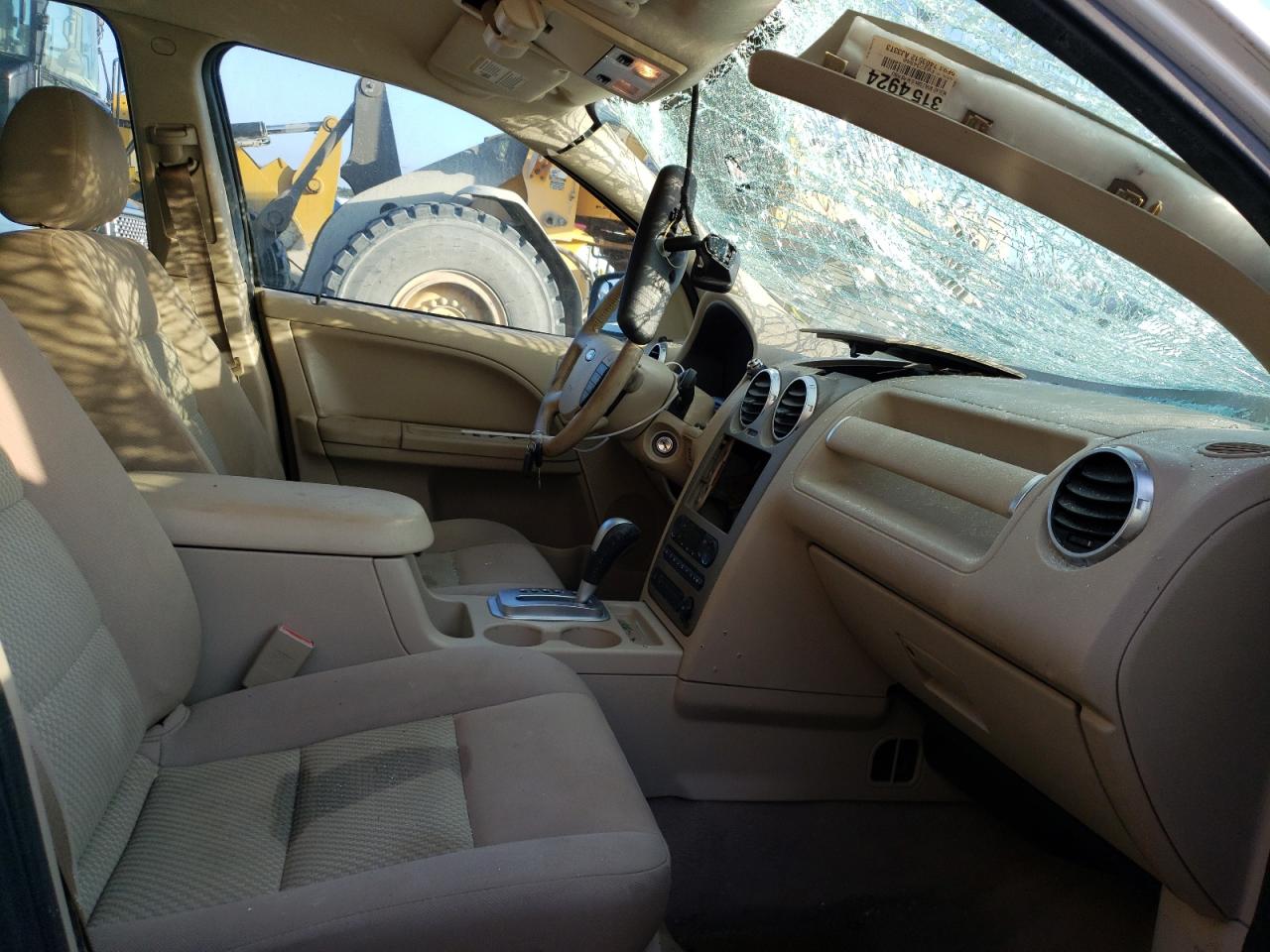 Photo 5 from auction – 2005 FORD FREESTYLE with VIN 1FMZK02145GA15859
