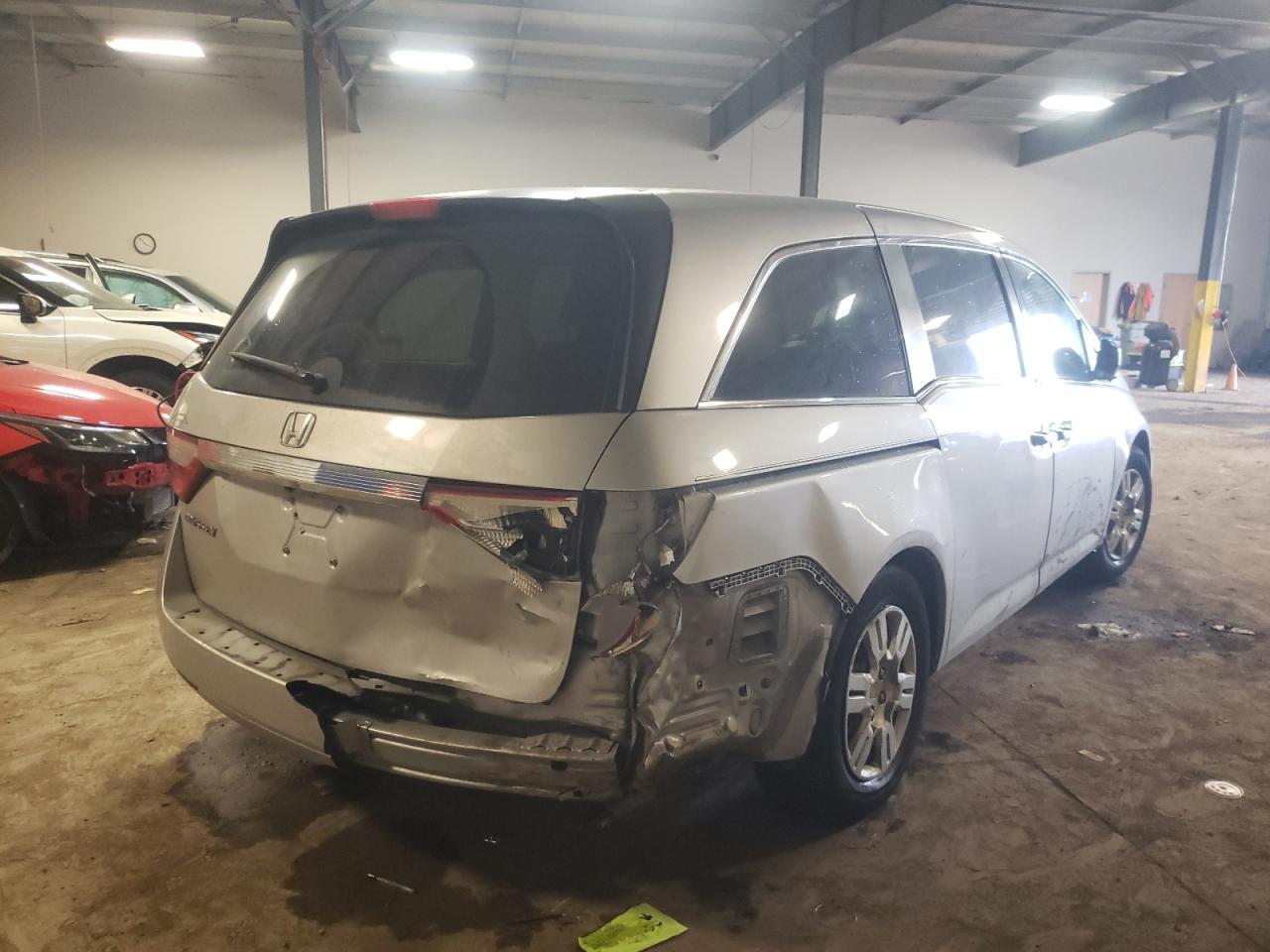 Photo 4 from auction – 2013 HONDA ODYSSEY LX with VIN 5FNRL5H27DB078395