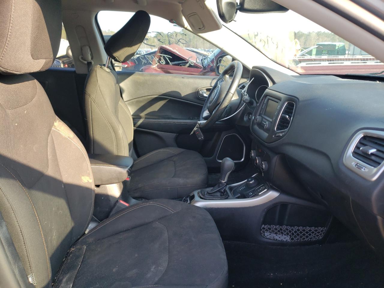Photo 5 from auction – 2017 JEEP COMPASS SP with VIN 3C4NJDAB4HT647297