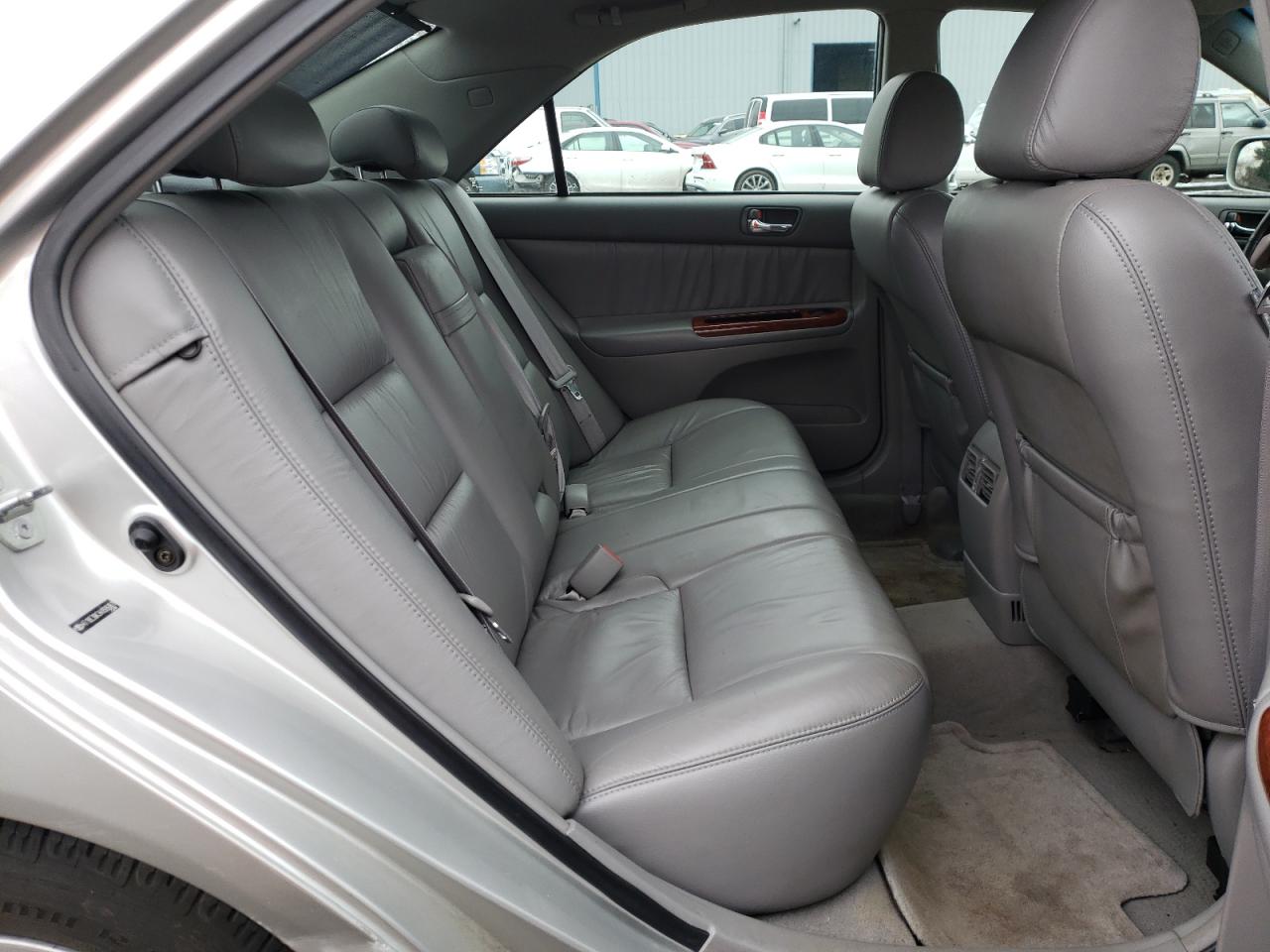 Photo 6 from auction – 2004 TOYOTA CAMRY LE with VIN 4T1BE30K34U926061
