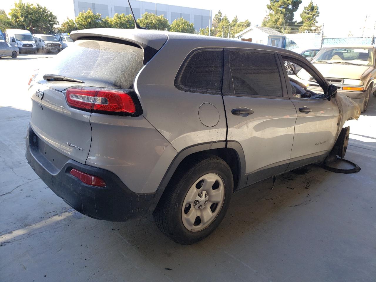 Photo 4 from auction – 2014 JEEP CHEROKEE S with VIN 1C4PJLABXEW301537
