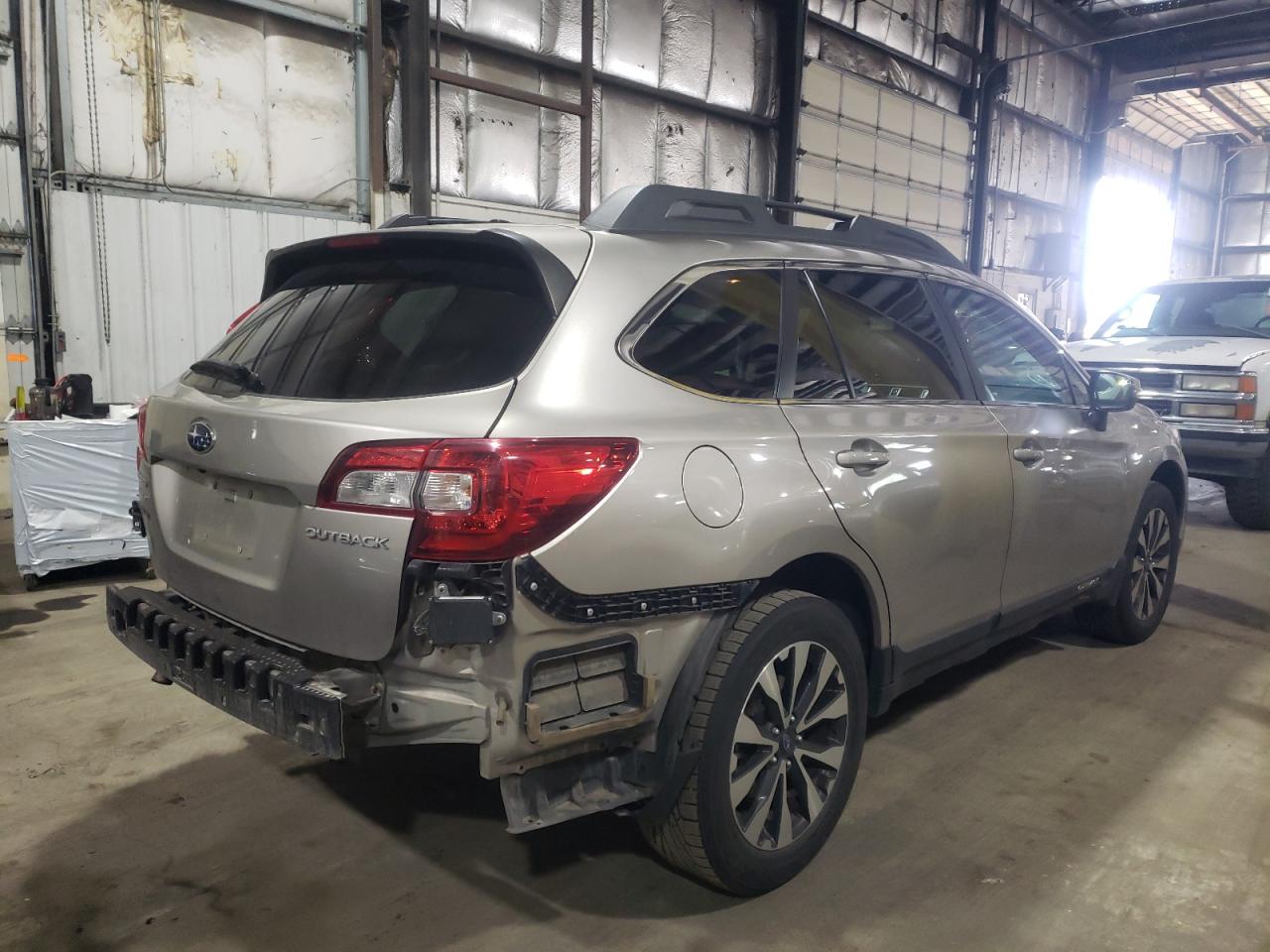 Photo 4 from auction – 2015 SUBARU OUTBACK 2. with VIN 4S4BSBNC0F3258538