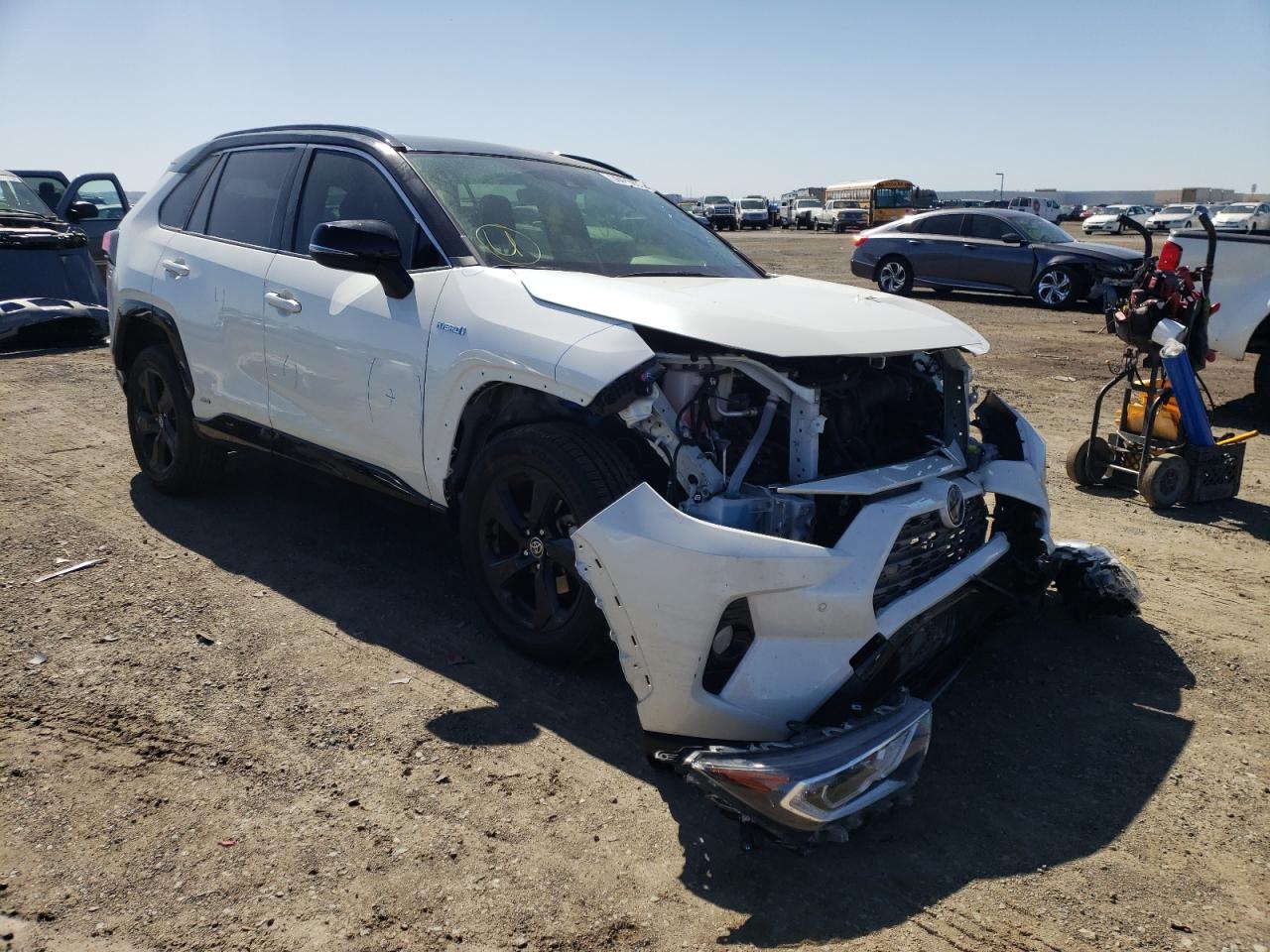 TOYOTA RAV4 XSE 2020 with VIN JTMEWRFV3LD538863 - Photo from auction