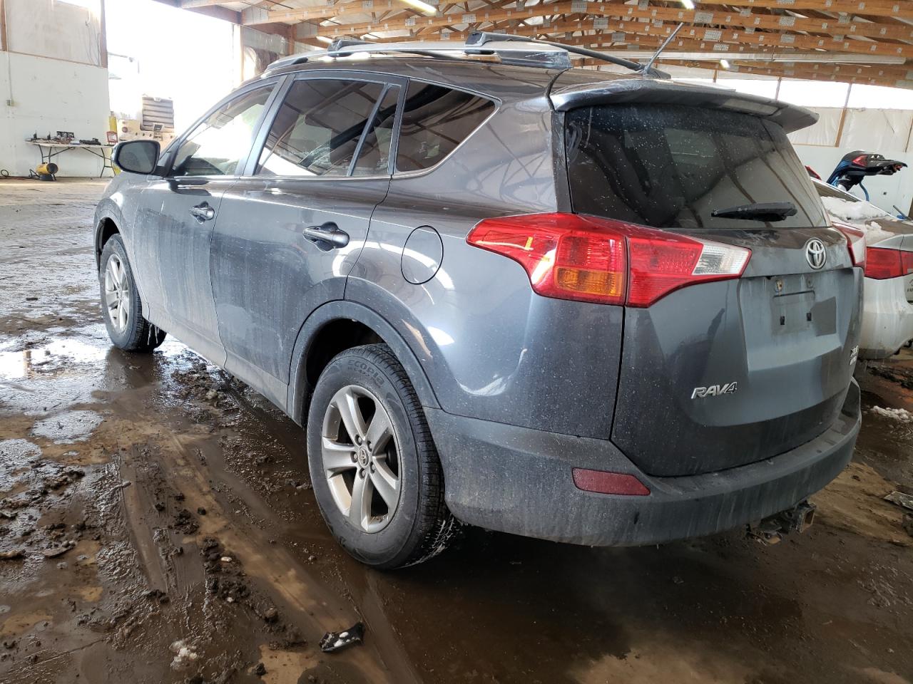 Photo 3 from auction – 2015 TOYOTA RAV4 XLE with VIN JTMRFREV2FD131852