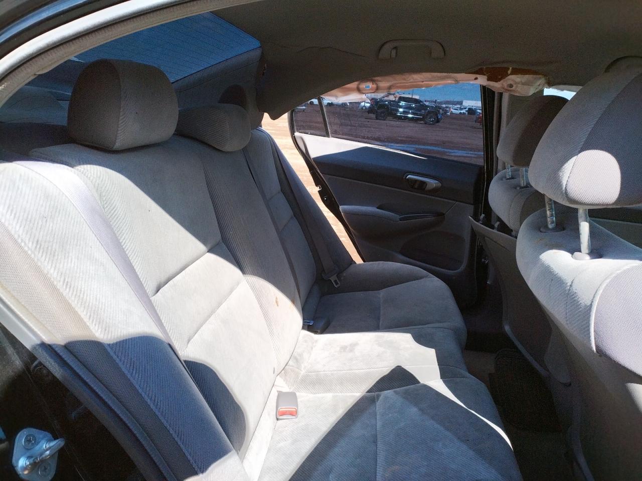 Photo 6 from auction – 2010 HONDA CIVIC LX with VIN 19XFA1F57AE061970