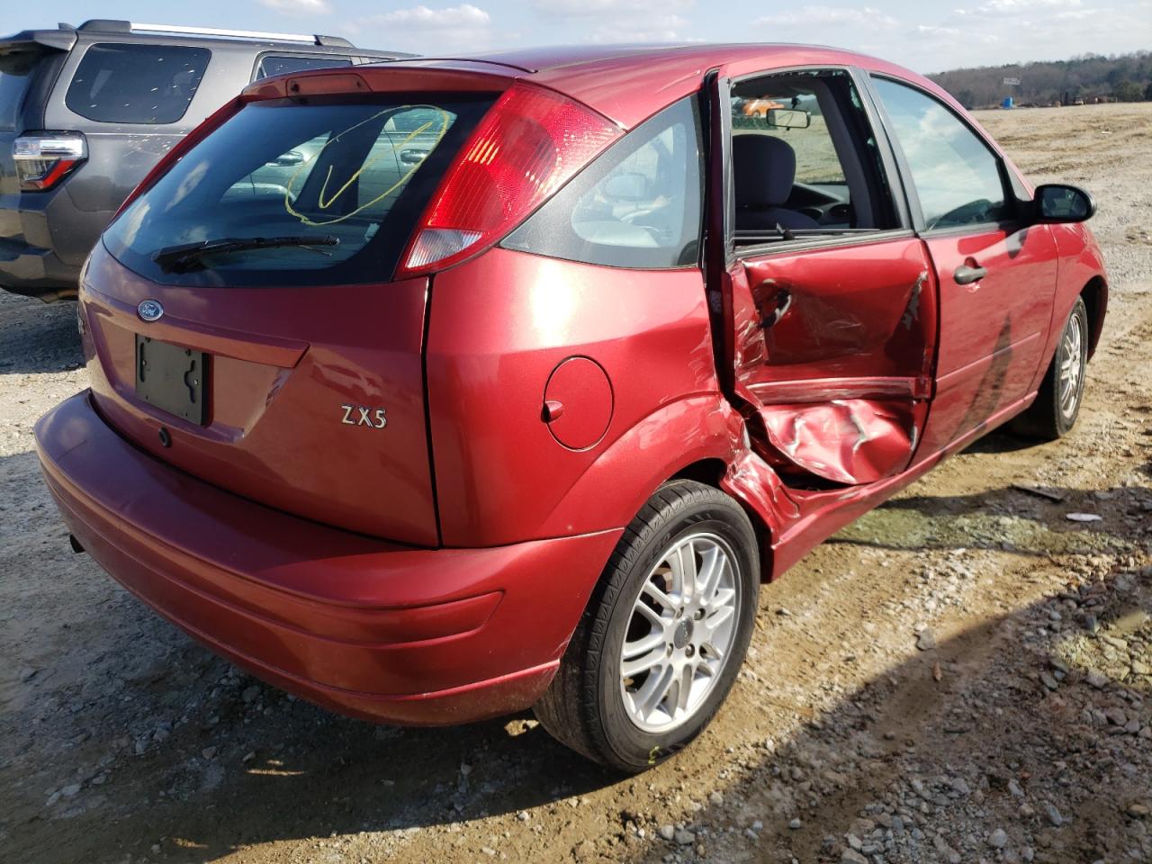 Photo 4 from auction – 2003 FORD FOCUS ZX5 with VIN 3FAFP37373R126759