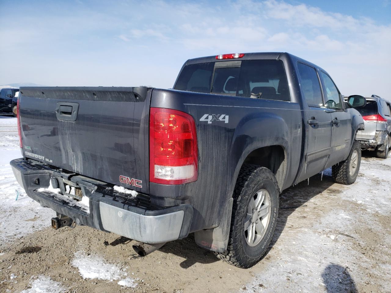 Photo 4 from auction – 2011 GMC SIERRA 150 with VIN 3GTU2VE22BG240300