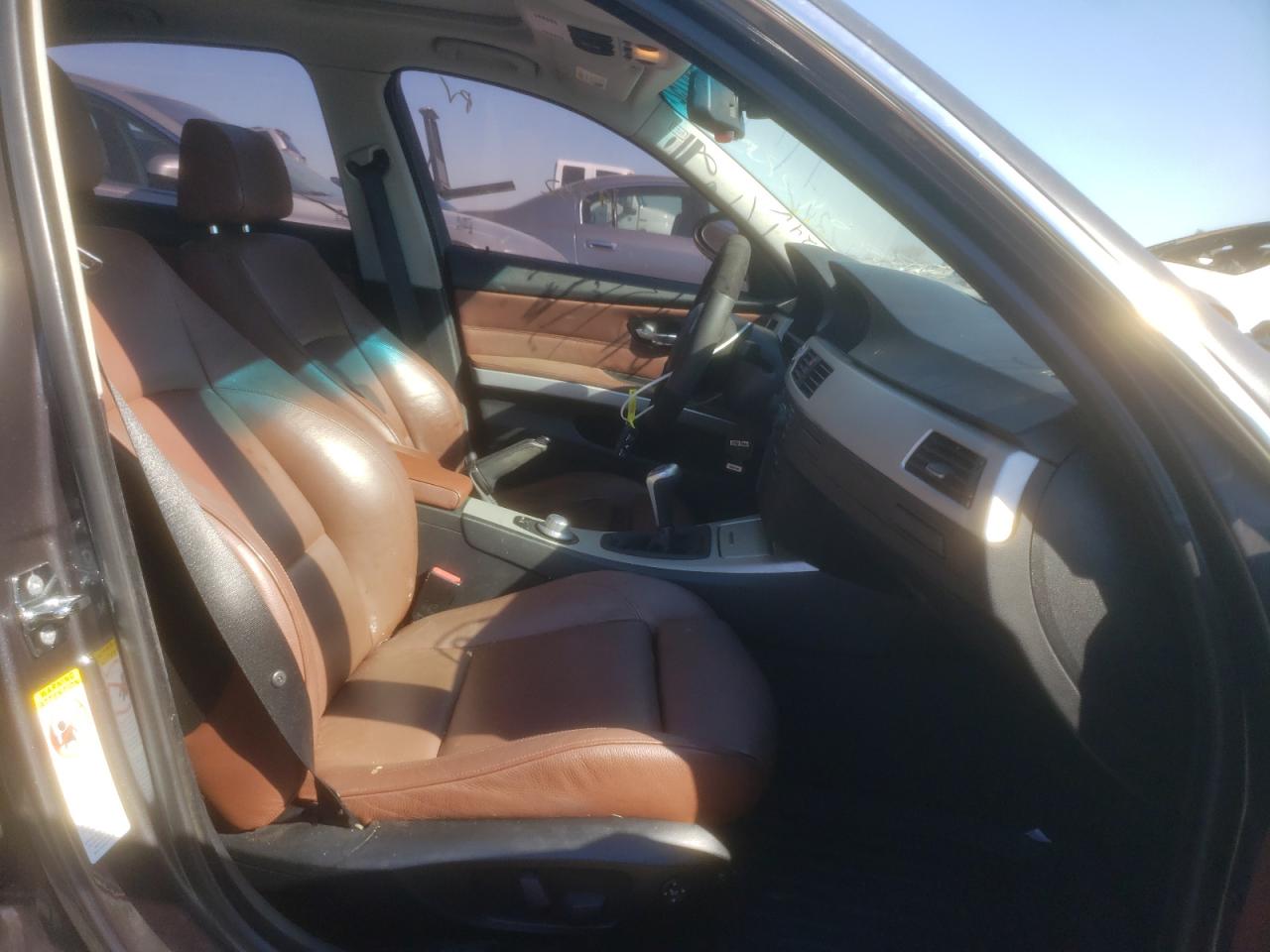 Photo 5 from auction – 2006 BMW 330 I with VIN WBAVB33586PS05975