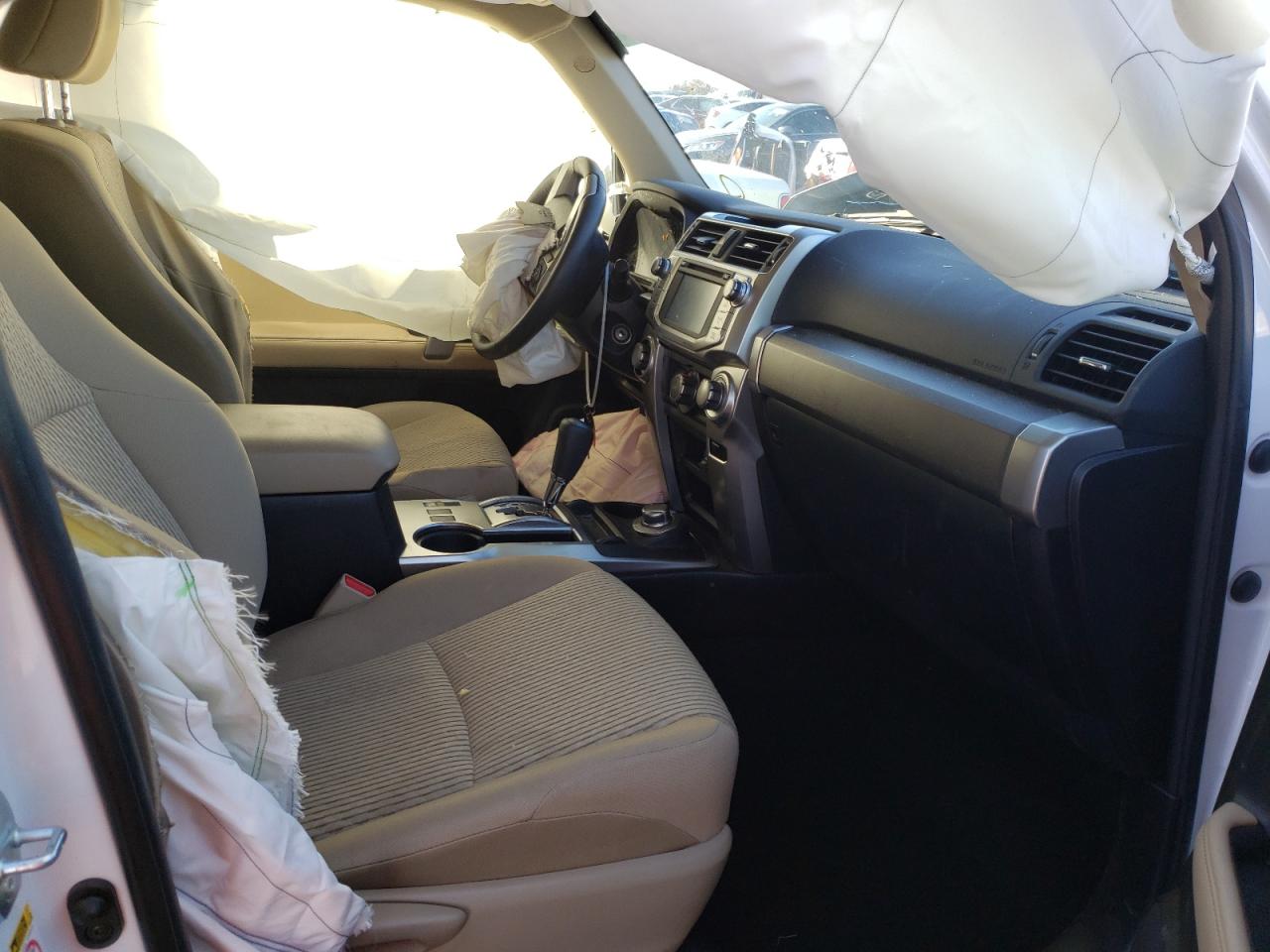 Photo 5 from auction – 2019 TOYOTA 4RUNNER 4D with VIN JTEBU5JRXK5692387