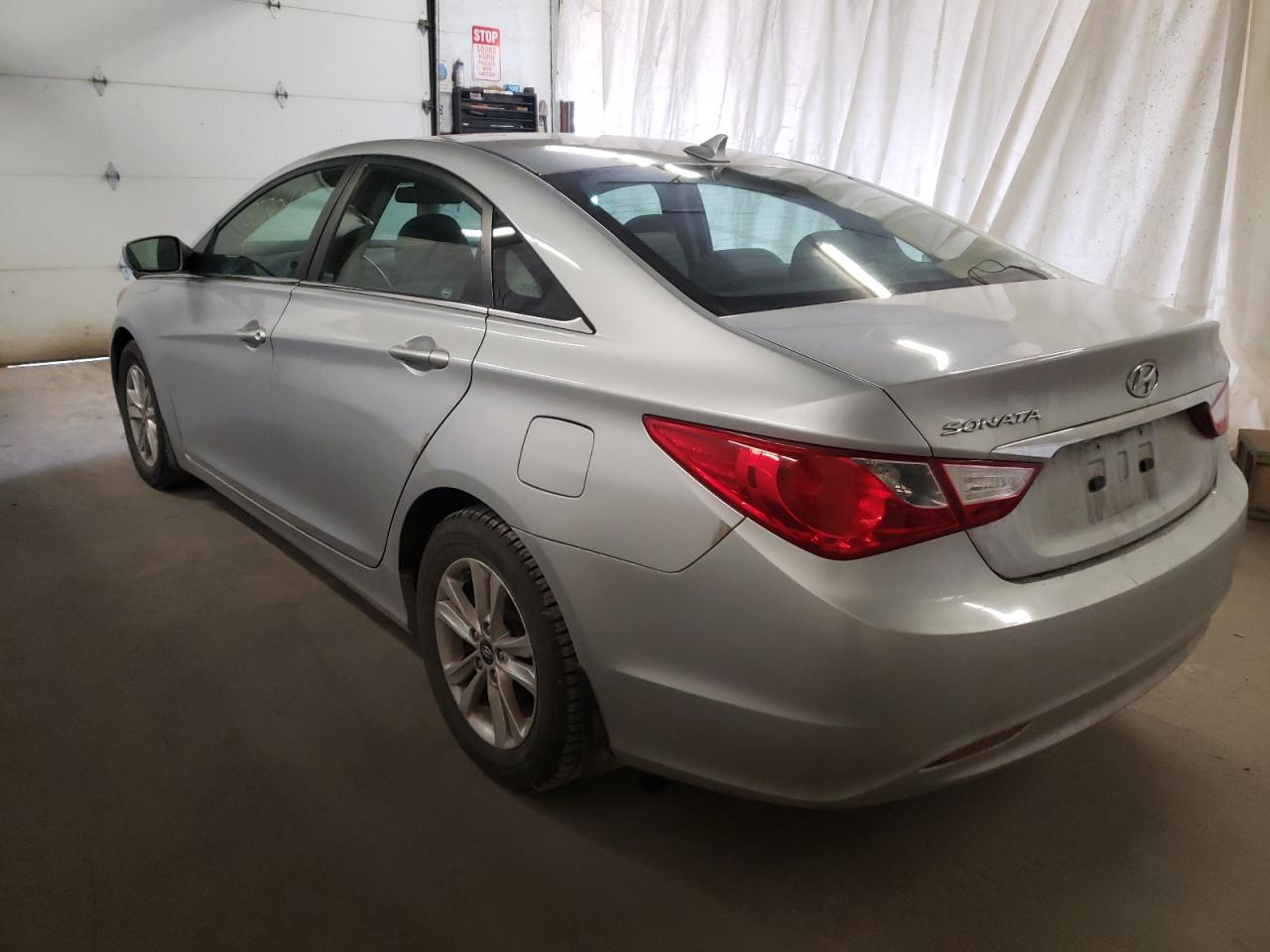 Photo 3 from auction – 2011 HYUNDAI SONATA GLS with VIN 5NPEB4AC9BH119395