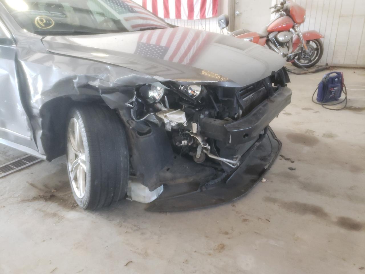 Photo 9 from auction – 2012 VOLKSWAGEN PASSAT SEL with VIN 1VWCN7A36CC012623