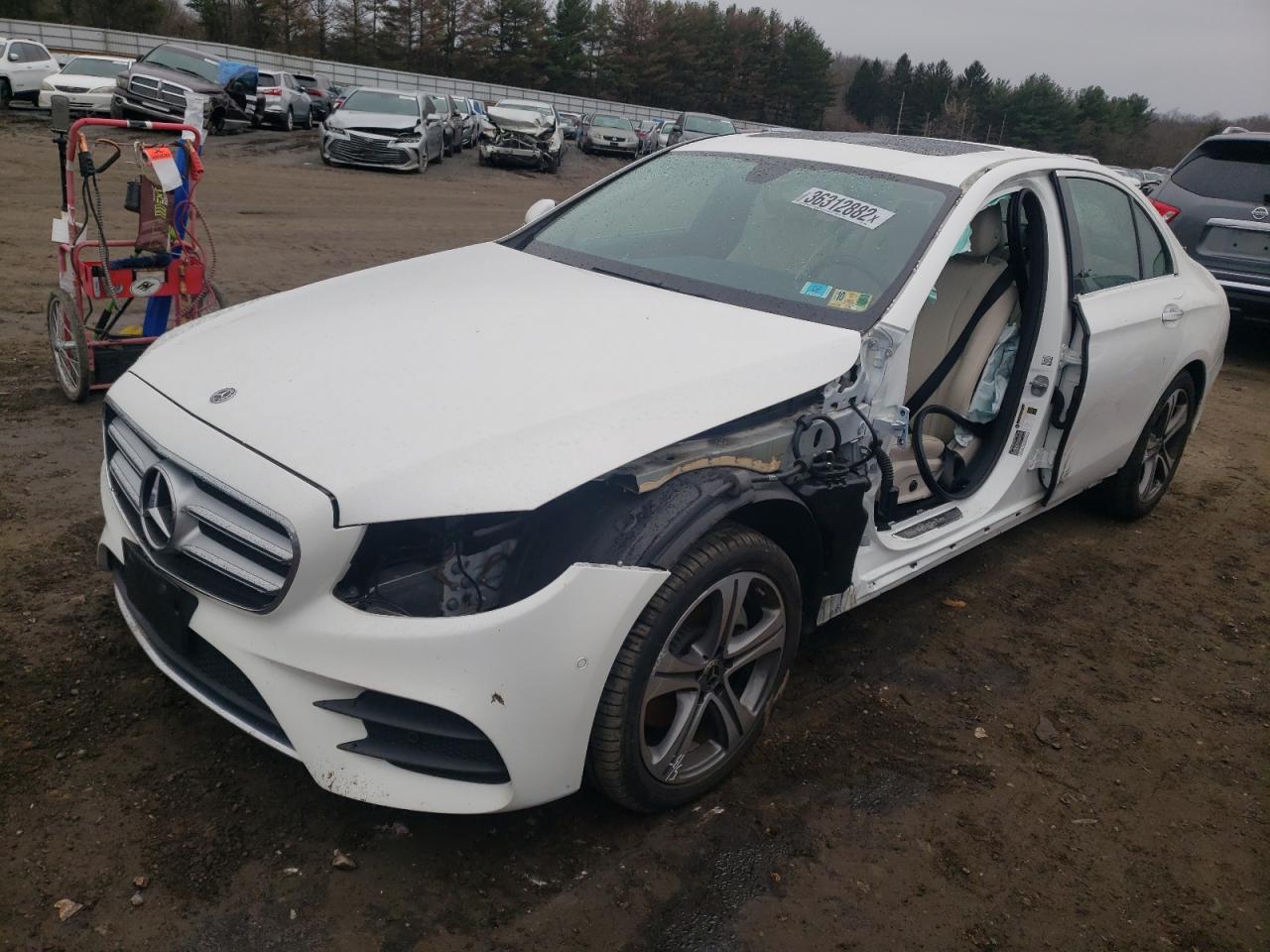 Photo 2 from auction – 2018 MERCEDES-BENZ E 300 with VIN WDDZF4JB1JA342068