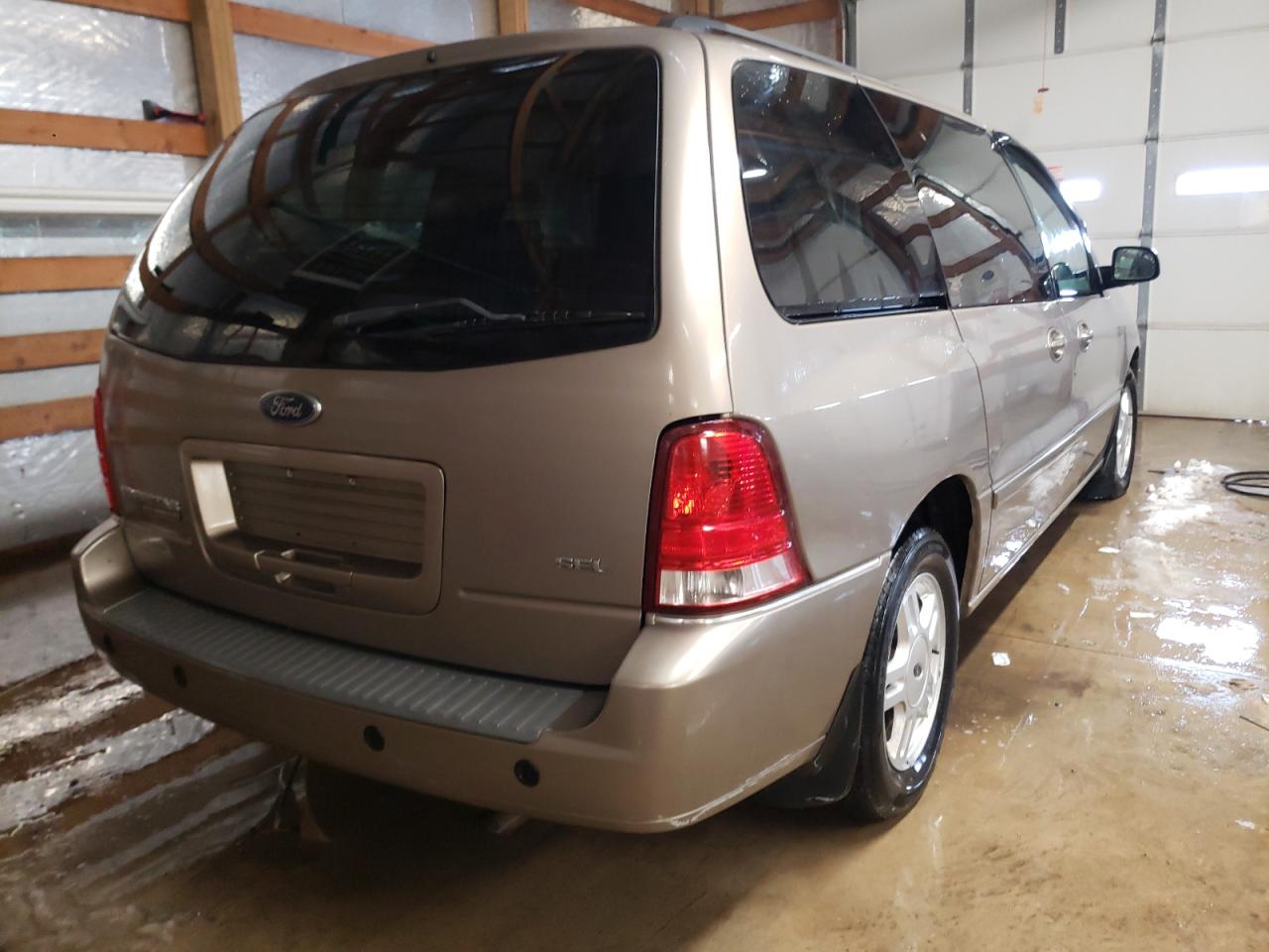 Foto 4 de la subasta – 2004 FORD FREESTAR S con VIN 2FMZA52274BA16308