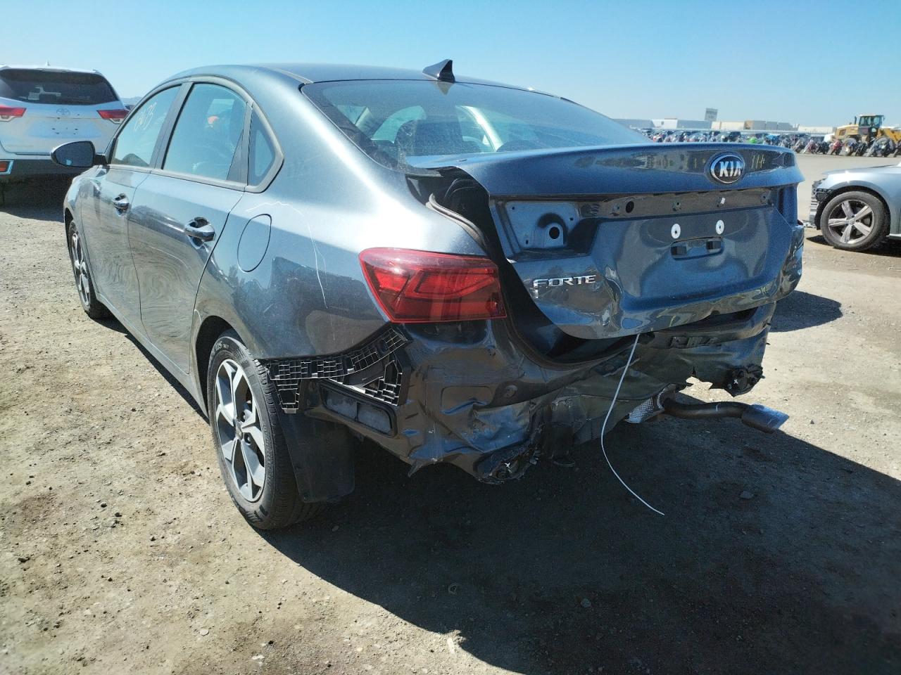 Photo 3 from auction – 2020 KIA FORTE FE with VIN 3KPF24AD6LE206464