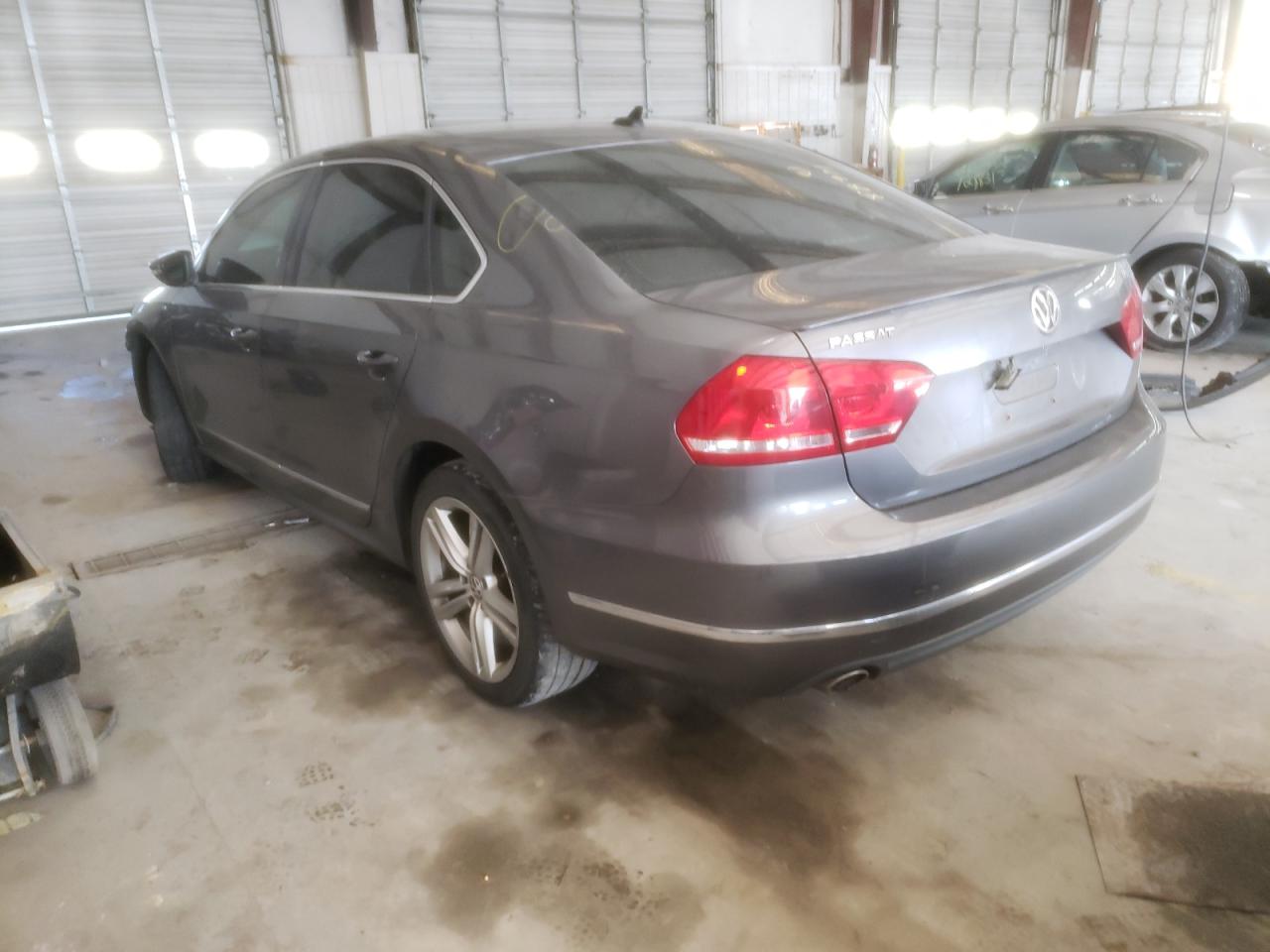 Photo 3 from auction – 2012 VOLKSWAGEN PASSAT SEL with VIN 1VWCN7A36CC012623