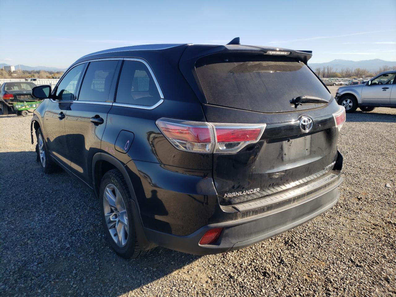 Photo 3 from auction – 2016 TOYOTA HIGHLANDER with VIN 5TDDKRFH3GS266343