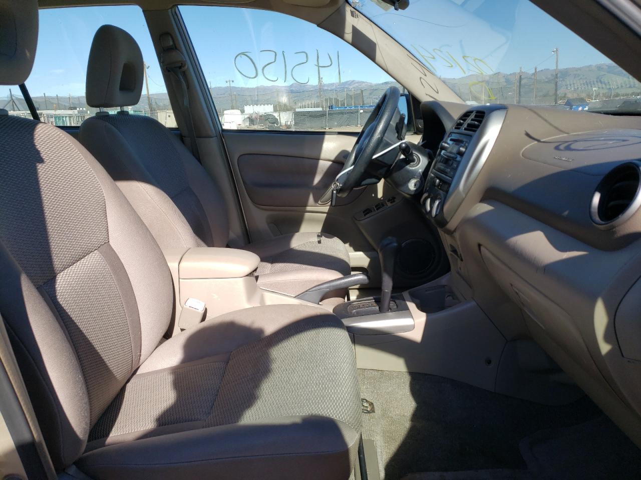 Photo 5 from auction – 2004 TOYOTA RAV4 with VIN JTEGD20V840021772