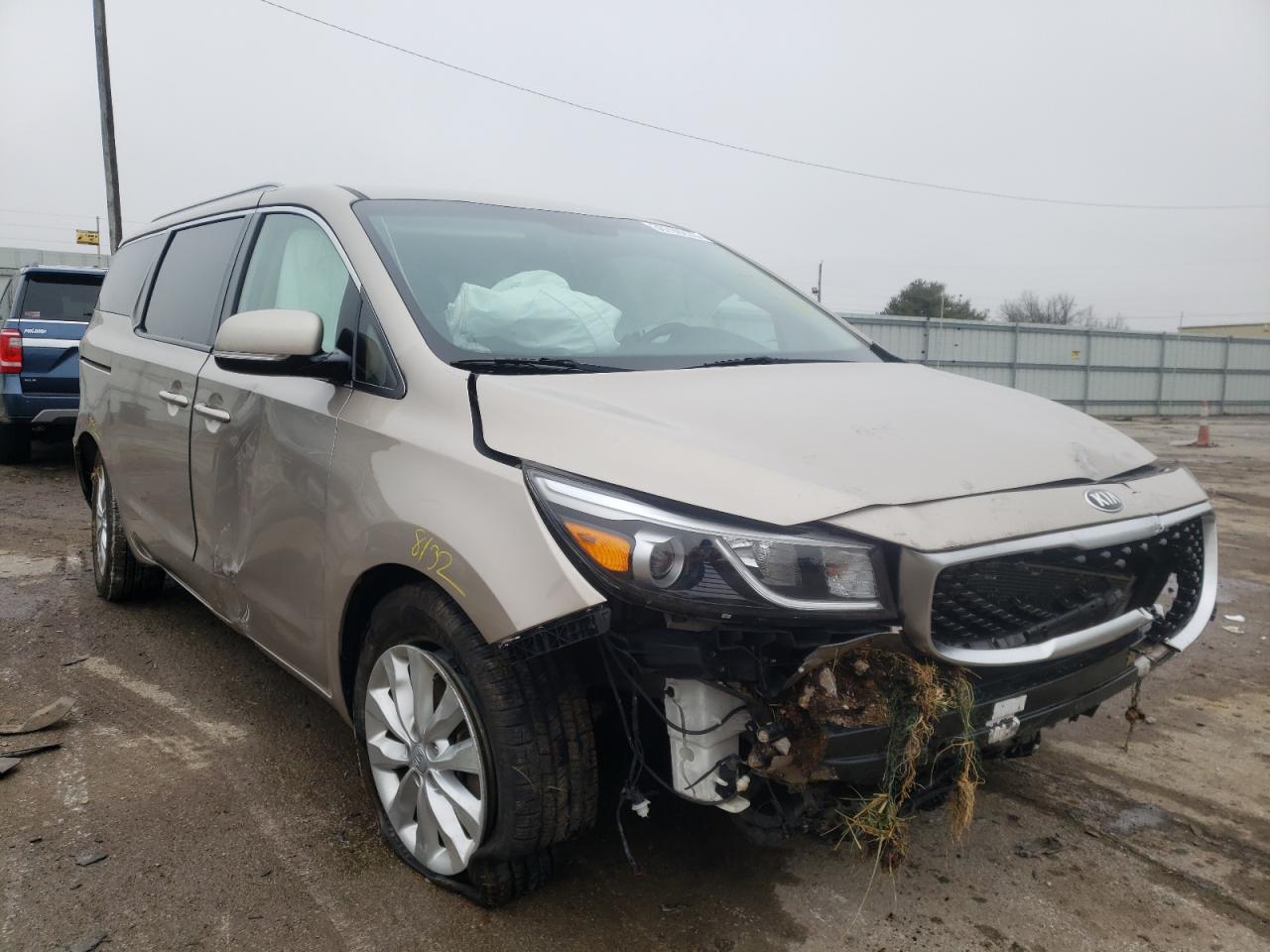 KIA SEDONA EX 2016 with VIN KNDMC5C10G6107695 - Photo from auction