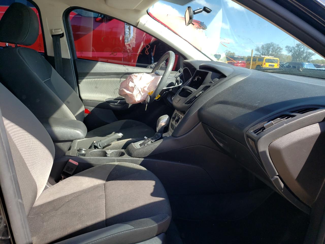 Photo 5 from auction – 2013 FORD FOCUS SE with VIN 1FADP3K2XDL338061