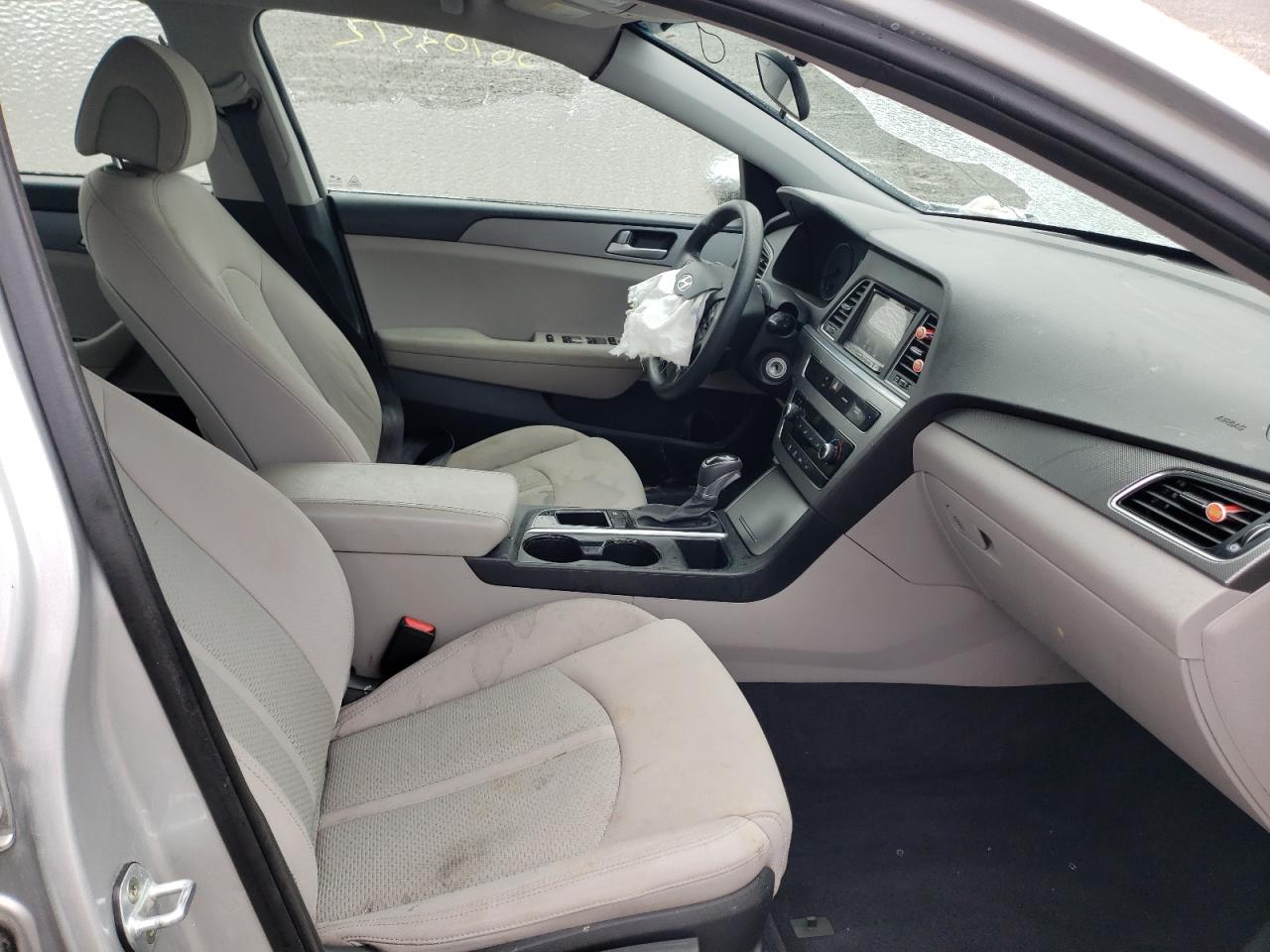 Photo 5 from auction – 2016 HYUNDAI SONATA SE with VIN 5NPE24AF7GH416392