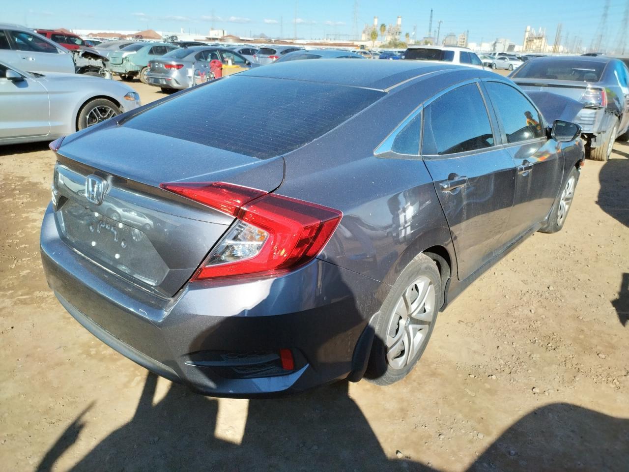Photo 4 from auction – 2016 HONDA CIVIC LX with VIN 19XFC2F50GE037972