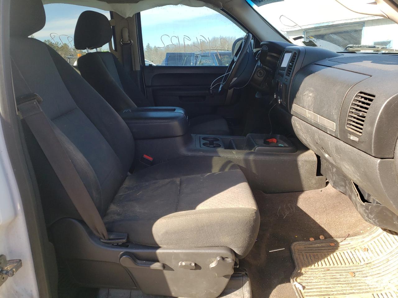 Photo 5 from auction – 2013 CHEVROLET SILVERADO with VIN 3GCPKSE27DG267555