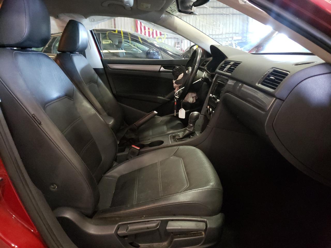 Photo 5 from auction – 2015 VOLKSWAGEN PASSAT S with VIN 1VWAS7A31FC118871