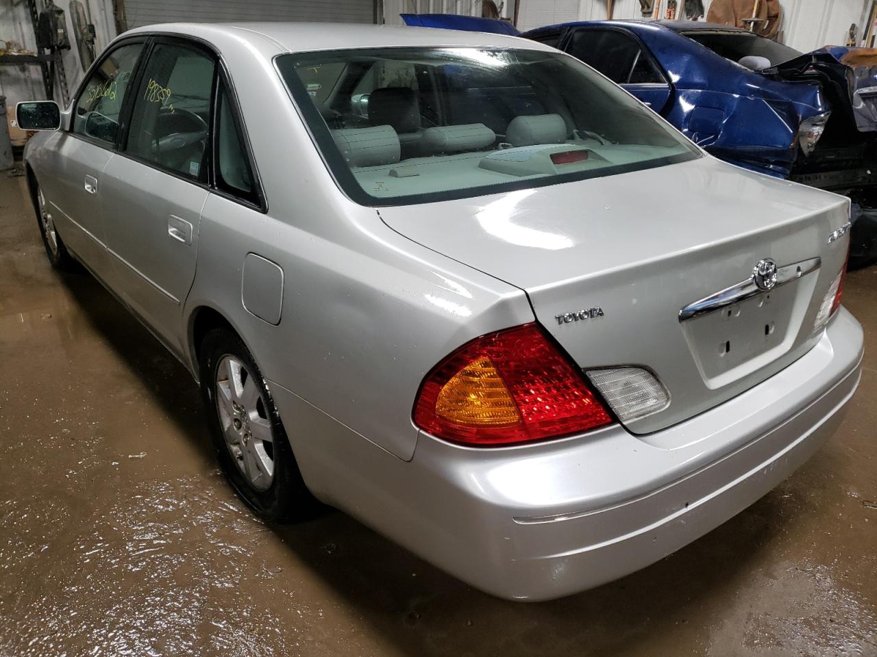 Photo 3 from auction – 2000 TOYOTA AVALON XL with VIN 4T1BF28B7YU085508