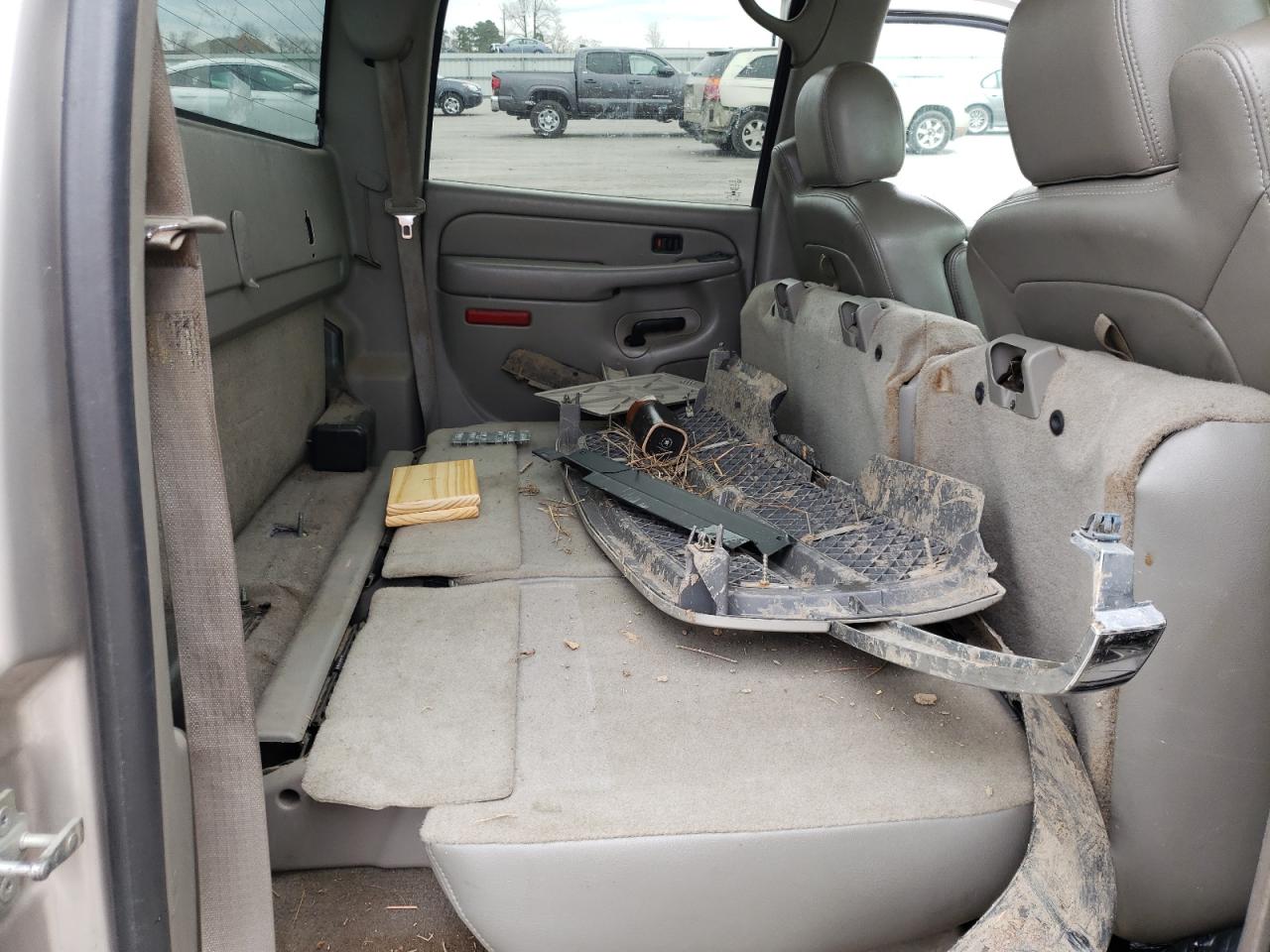 Photo 6 from auction – 2005 CHEVROLET SILVERADO with VIN 2GCEK13T751274822