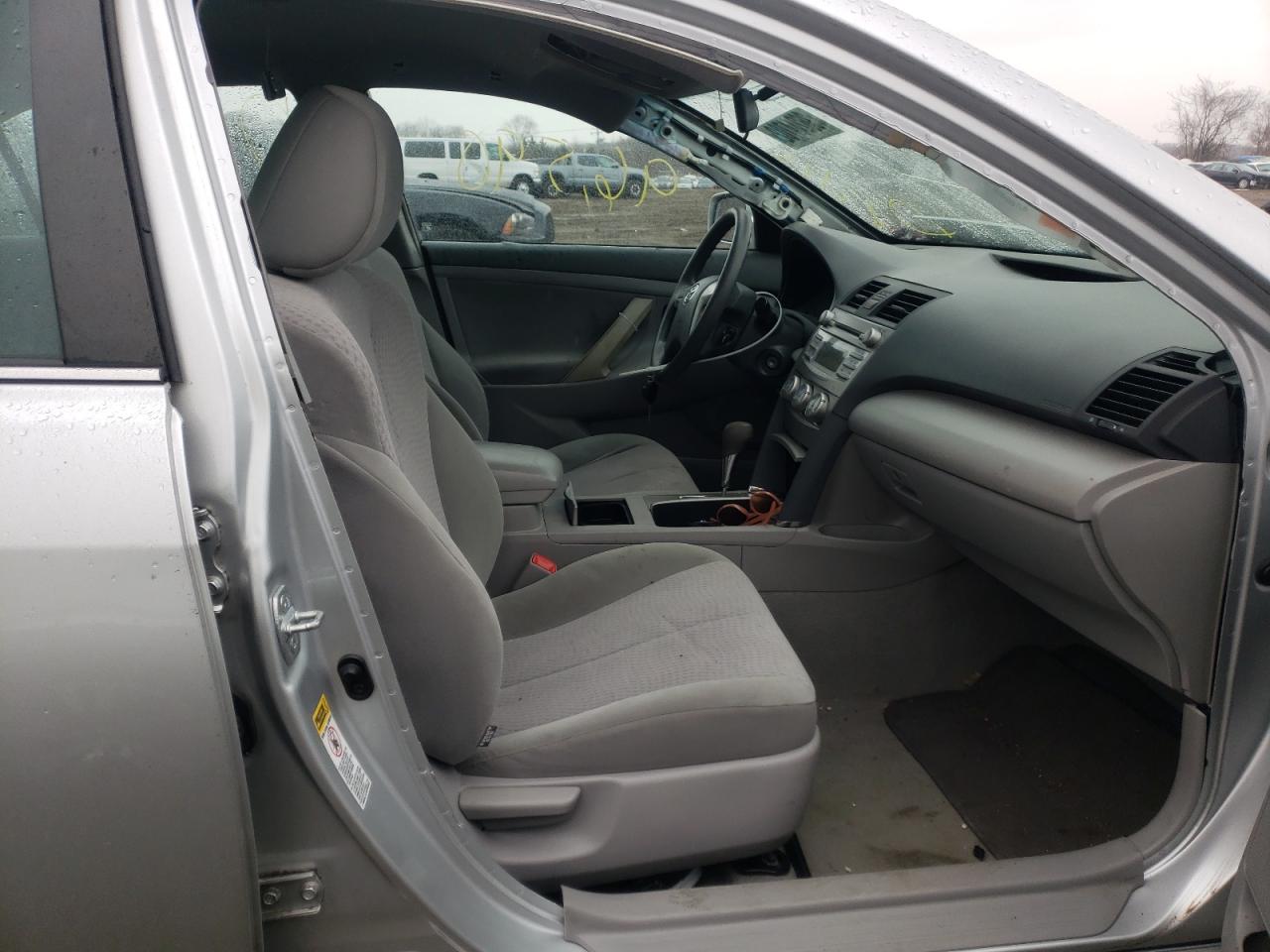 Photo 5 from auction – 2011 TOYOTA CAMRY BASE with VIN 4T1BF3EK7BU692865