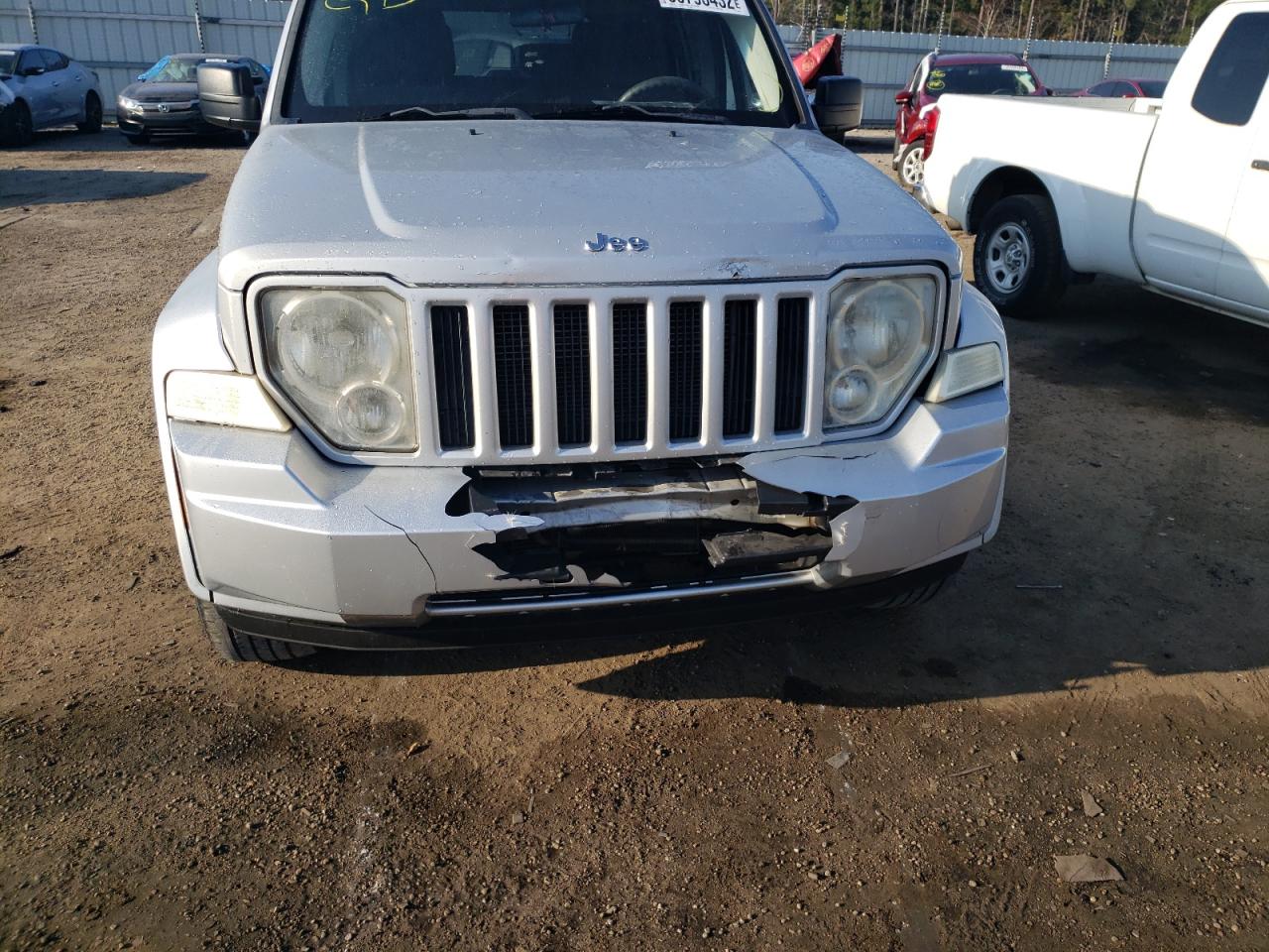 Photo 9 from auction – 2008 JEEP LIBERTY SP with VIN 1J8GN28K68W102812