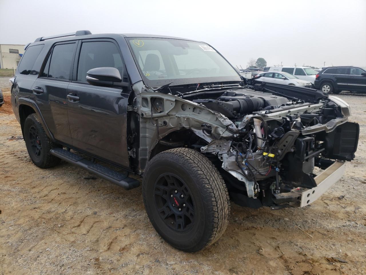 TOYOTA 4RUNNER SR 2019 with VIN JTEZU5JR8K5210689 - Photo from auction