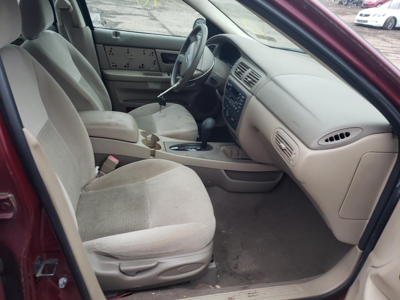 Photo 5 from auction – 2004 FORD TAURUS with VIN 1FAFP53U74A212580