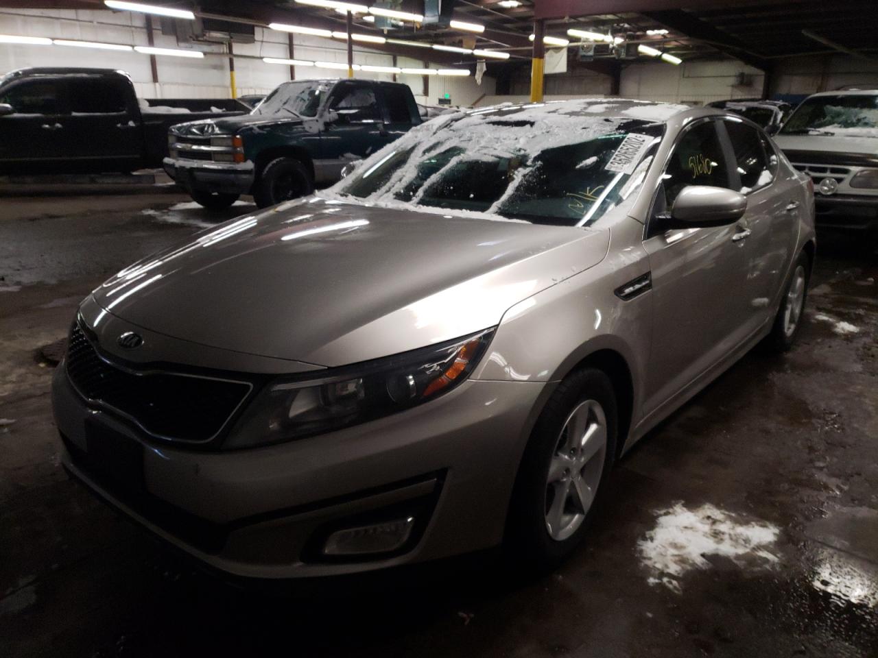 Photo 2 from auction – 2015 KIA OPTIMA LX with VIN KNAGM4A79F5536766