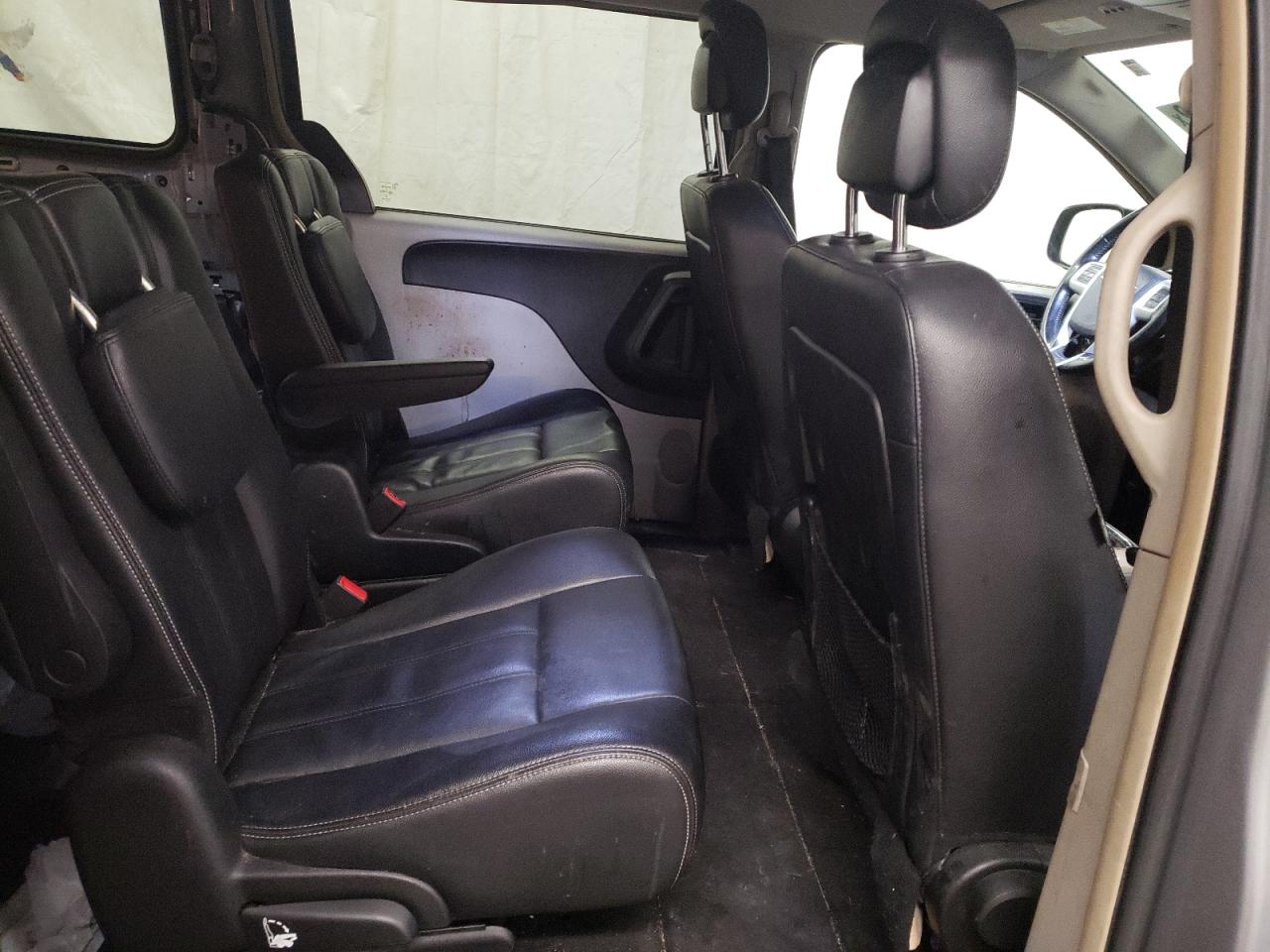 Photo 6 from auction – 2014 CHRYSLER TOWN & COU with VIN 2C4RC1BG8ER314409