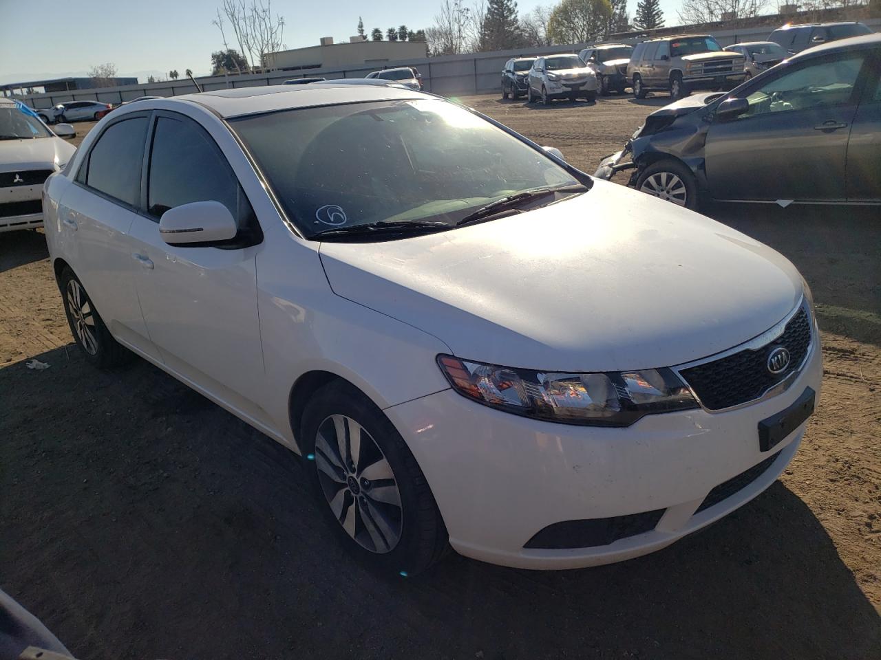 KIA FORTE EX 2013 z numerem VIN KNAFU4A28D5693525 - Zdjęcie z aukcji