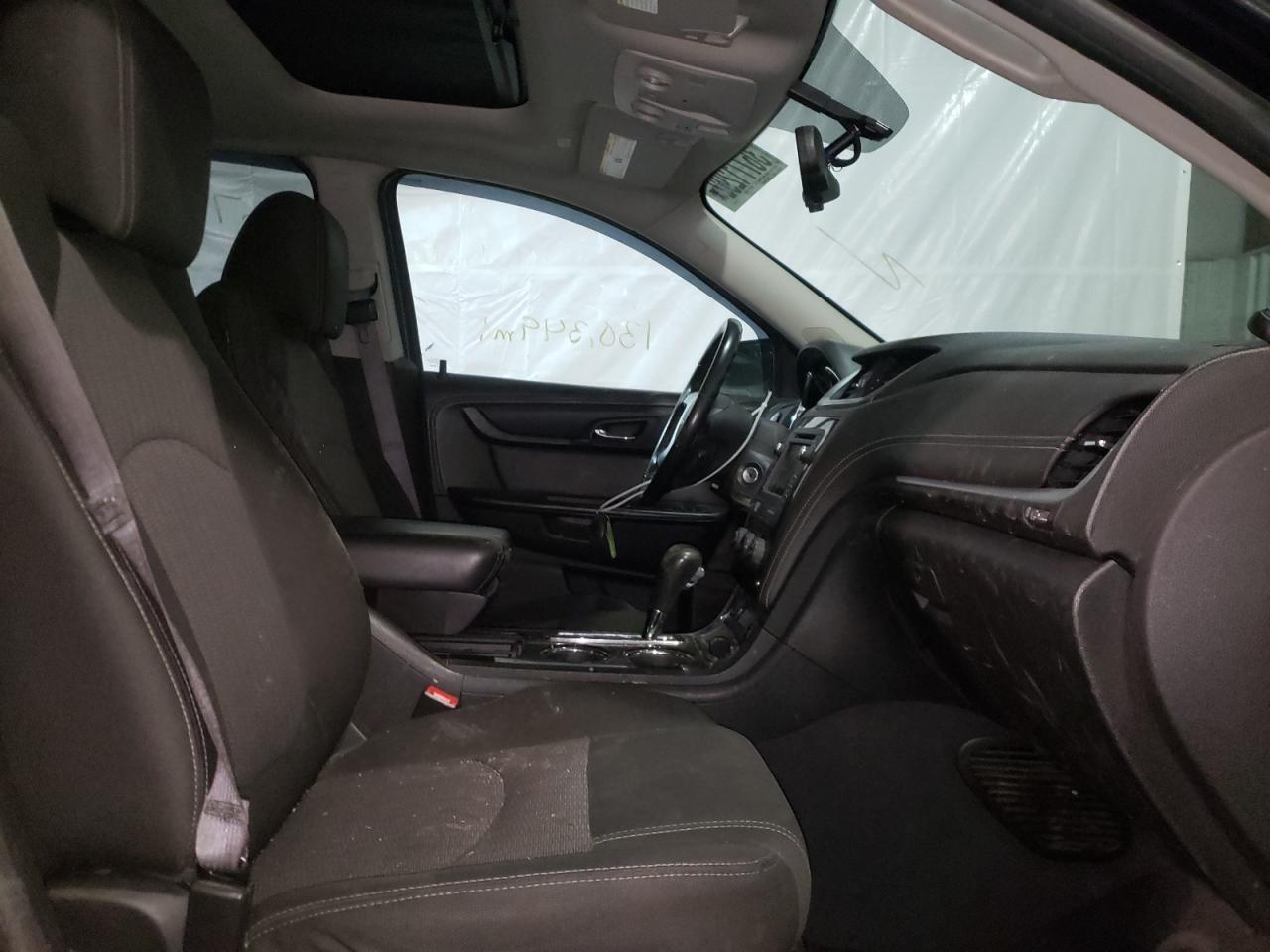Photo 5 from auction – 2015 CHEVROLET TRAVERSE L with VIN 1GNKVGKD8FJ226929