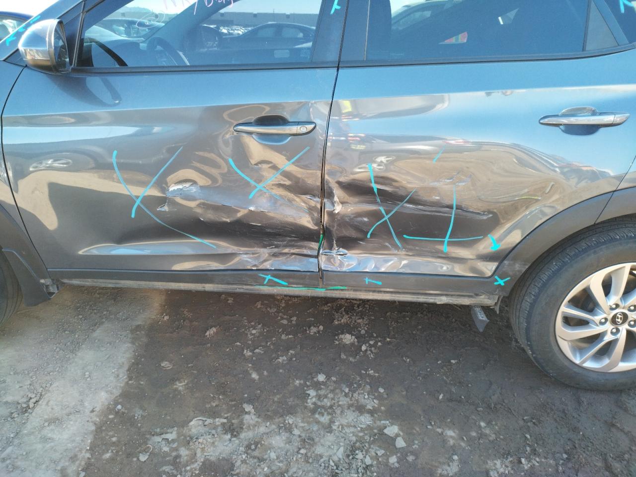 Photo 9 from auction – 2017 HYUNDAI TUCSON LIM with VIN KM8J3CA48HU293189