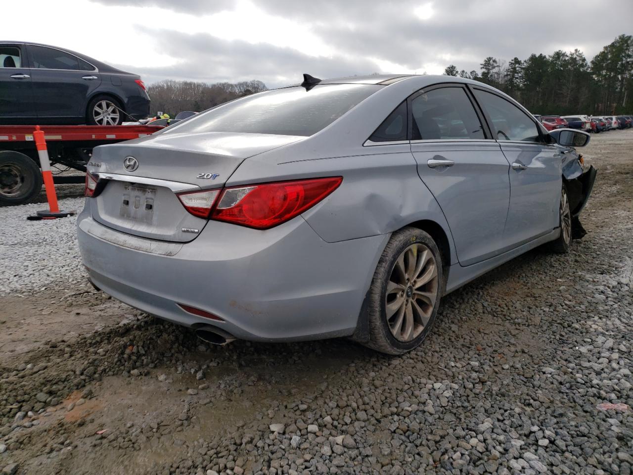 Photo 4 from auction – 2013 HYUNDAI SONATA SE with VIN 5NPEC4AB1DH541751