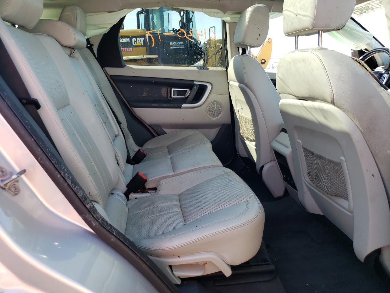 Photo 6 from auction – 2017 LAND ROVER DISCOVERY with VIN SALCR2BG1HH689965