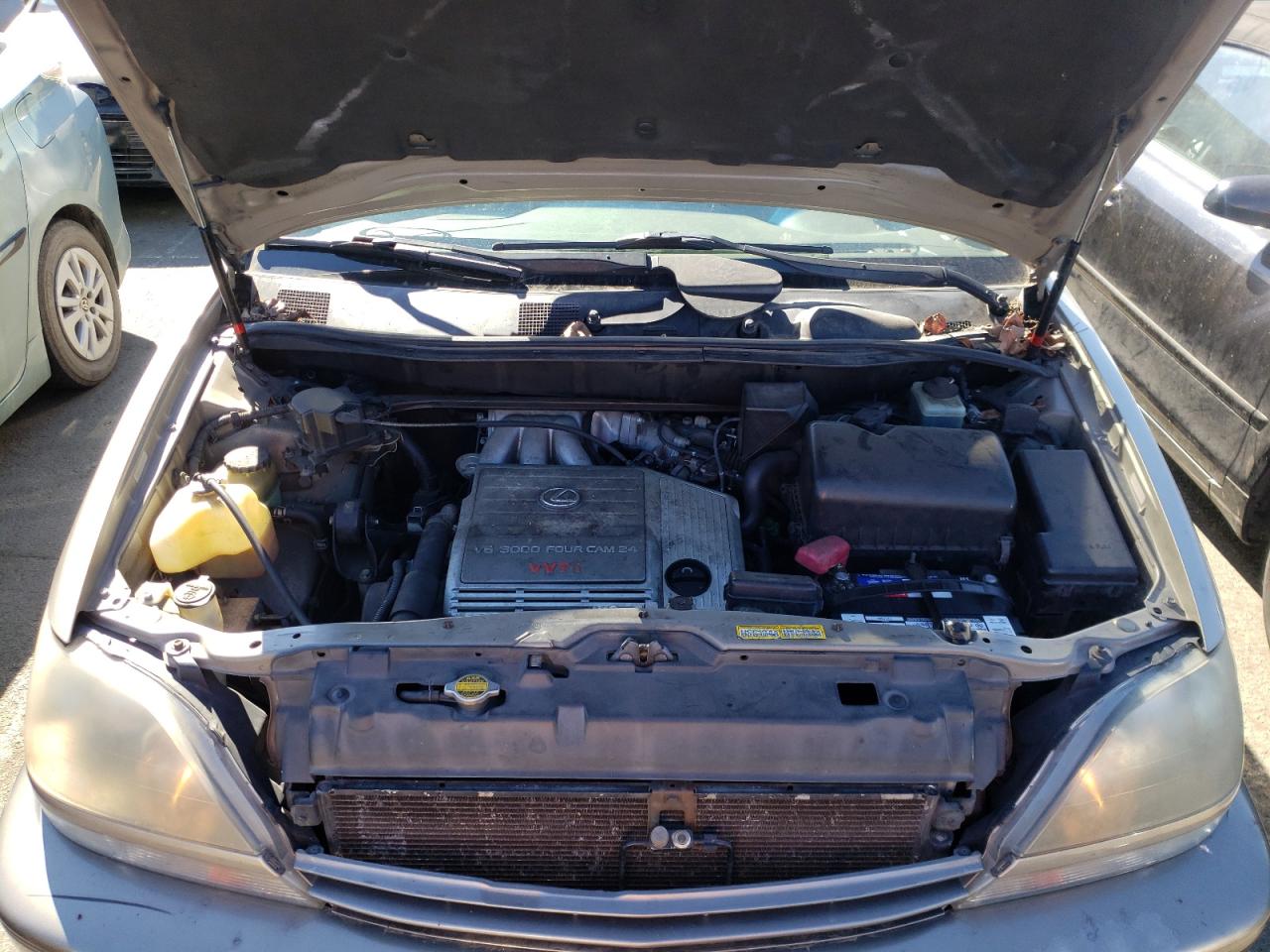 Photo 7 from auction – 2000 LEXUS RX 300 with VIN JT6HF10U6Y0105641