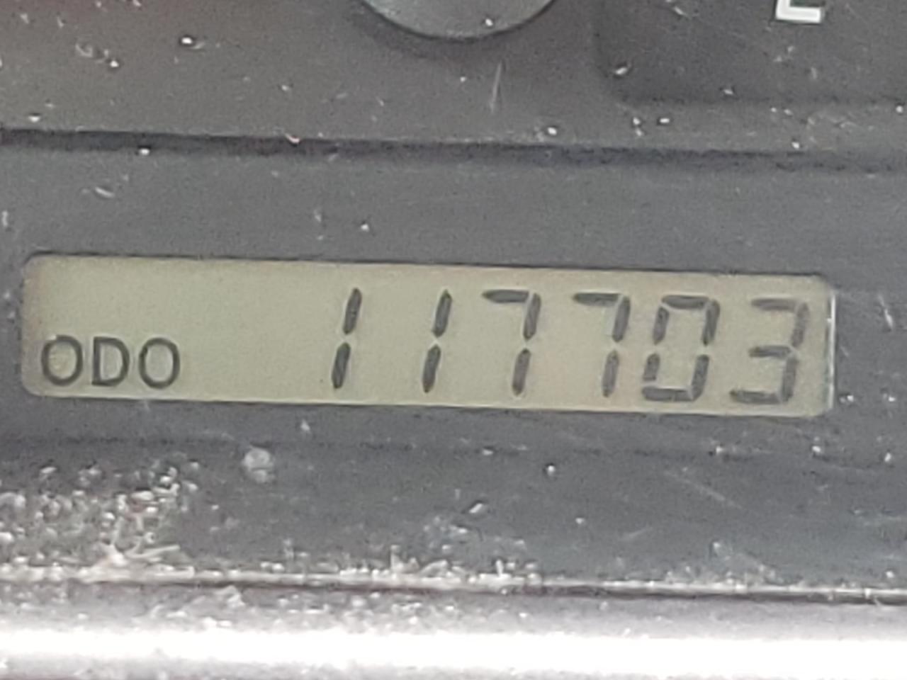 Photo 8 from auction – 2004 TOYOTA CAMRY LE with VIN 4T1BE30K34U926061