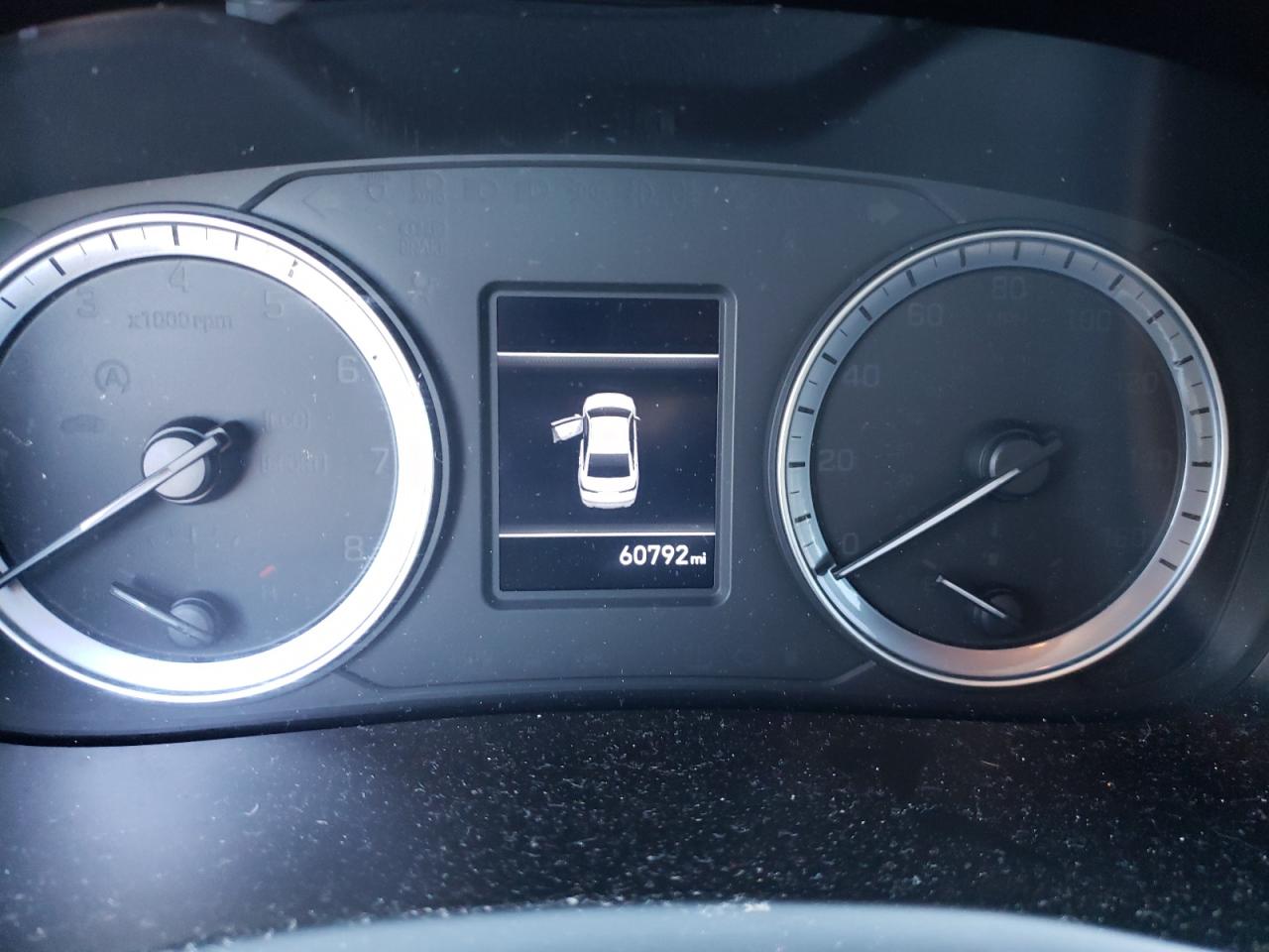 Photo 8 from auction – 2019 HYUNDAI SONATA SE with VIN 5NPE24AF2KH731920