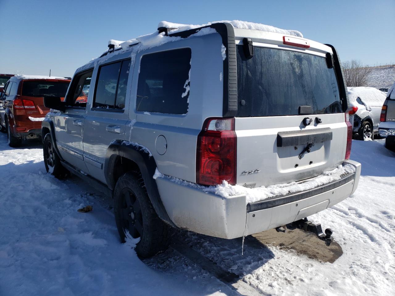 Photo 3 from auction – 2010 JEEP COMMANDER with VIN 1J4RG4GK9AC140799