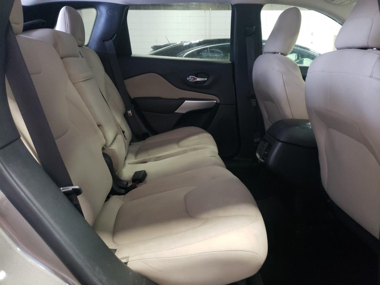 Photo 6 from auction – 2017 JEEP CHEROKEE L with VIN 1C4PJMCB9HW584441