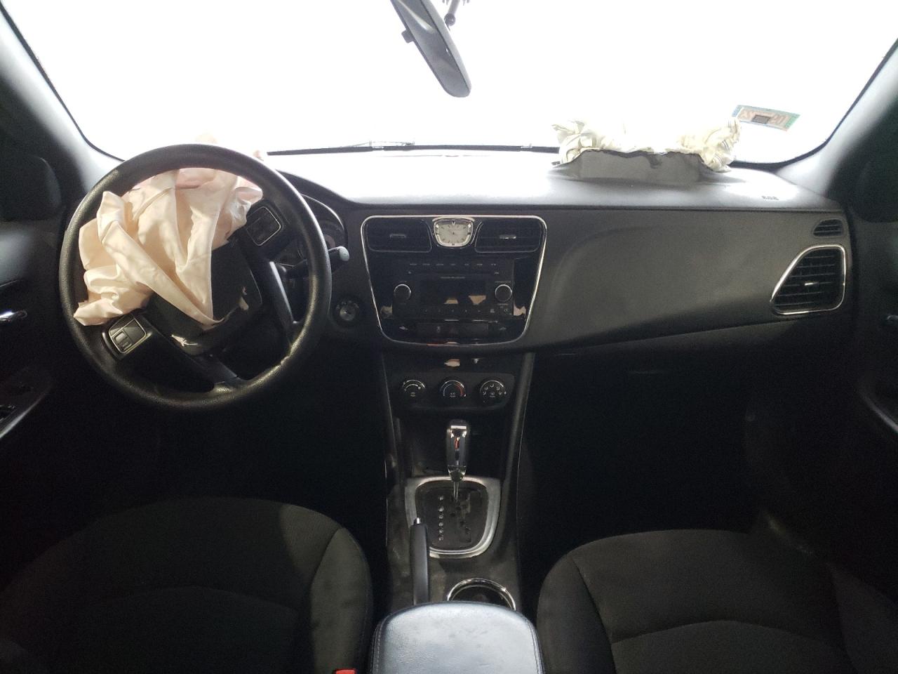 Photo 9 from auction – 2013 CHRYSLER 200 LX with VIN 1C3CCBAB0DN761799