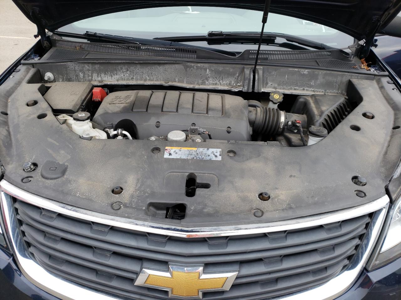 Photo 7 from auction – 2017 CHEVROLET TRAVERSE L with VIN 1GNKRFED5HJ250053