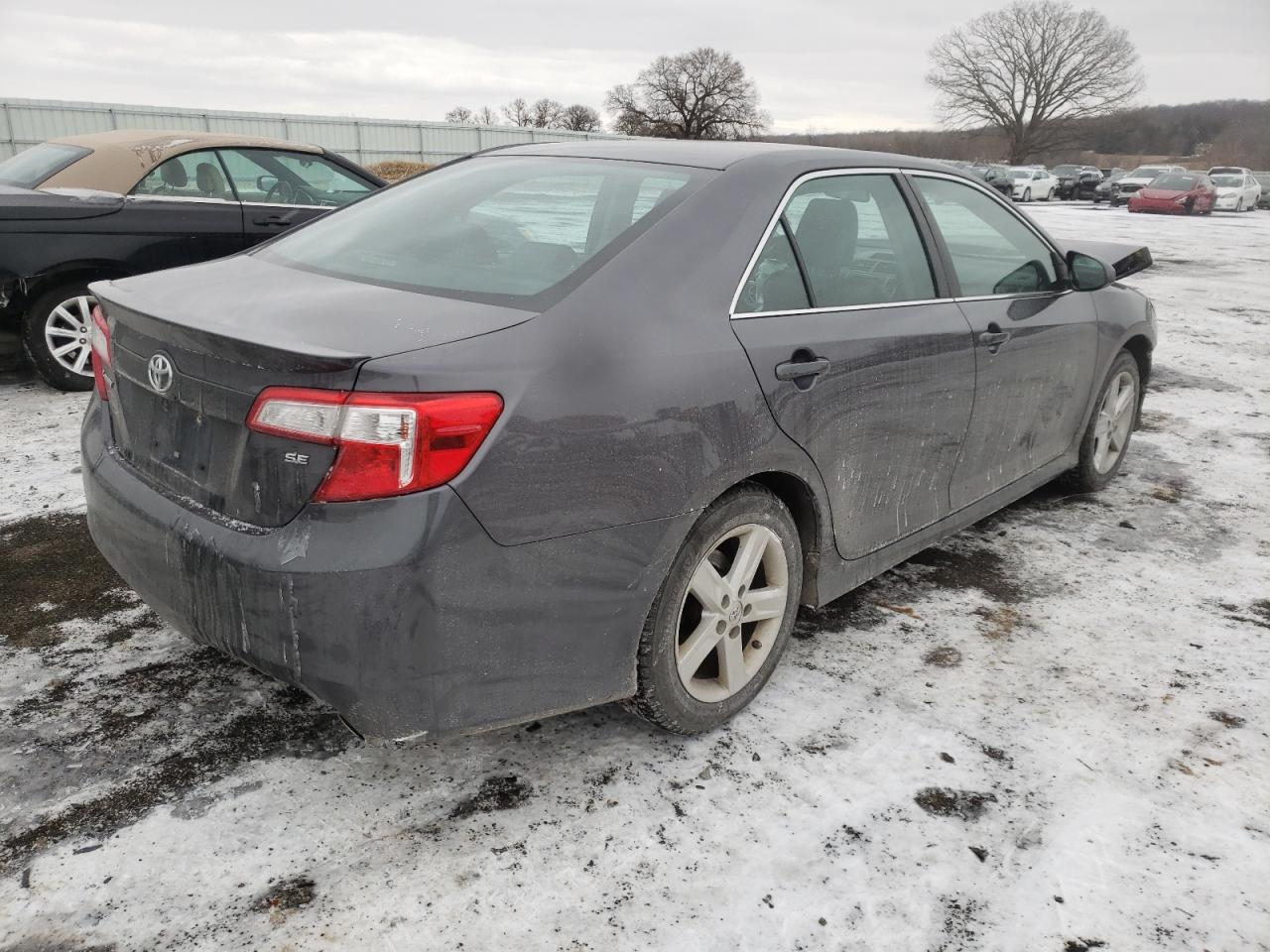 Photo 4 from auction – 2014 TOYOTA CAMRY L with VIN 4T1BF1FK8EU817928
