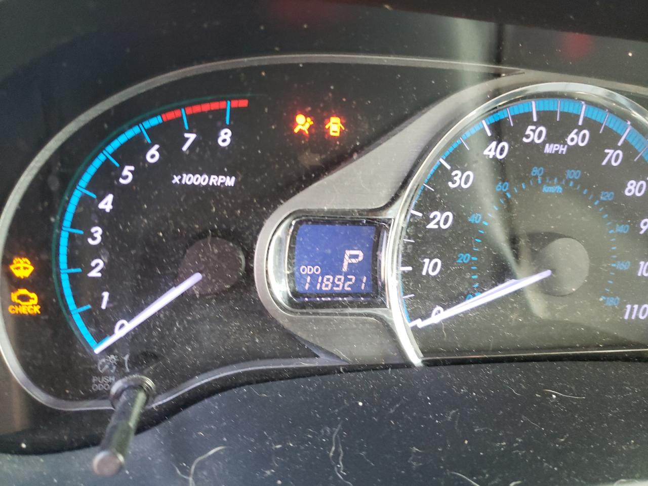 Photo 8 from auction – 2013 TOYOTA SIENNA XLE with VIN 5TDYK3DC6DS365076