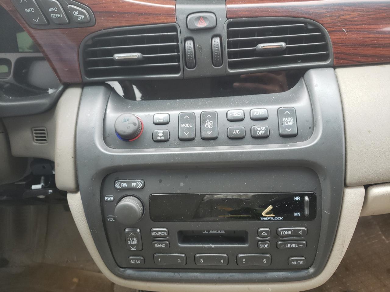 Photo 9 from auction – 2000 CADILLAC DEVILLE with VIN 1G6KD54Y6YU240770